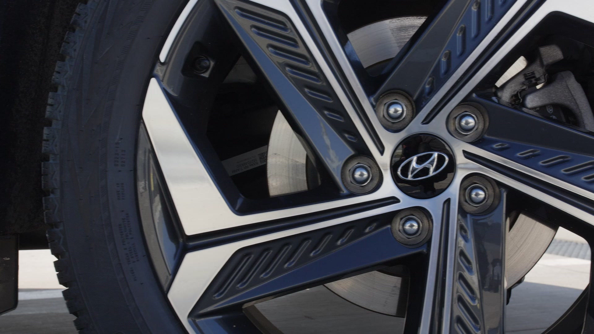 Hyundai Hradec foto 2 (náhled videa)
