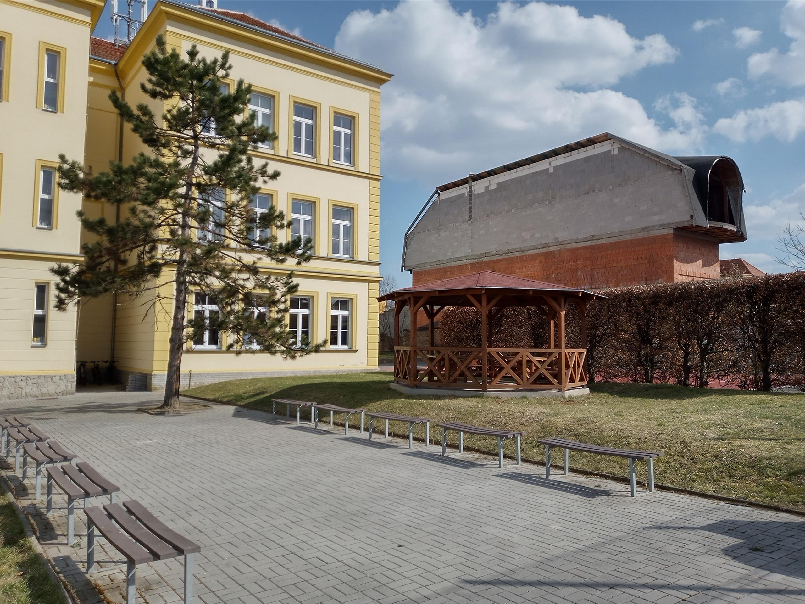 Gymnázium Hostivice foto 4