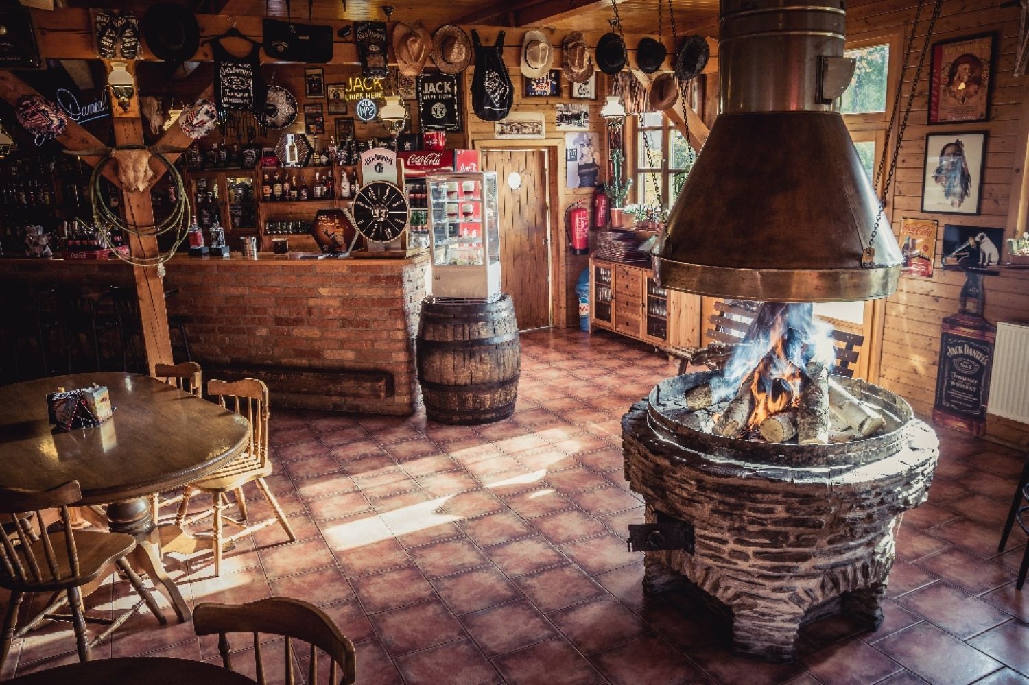 Country Saloon Clondike