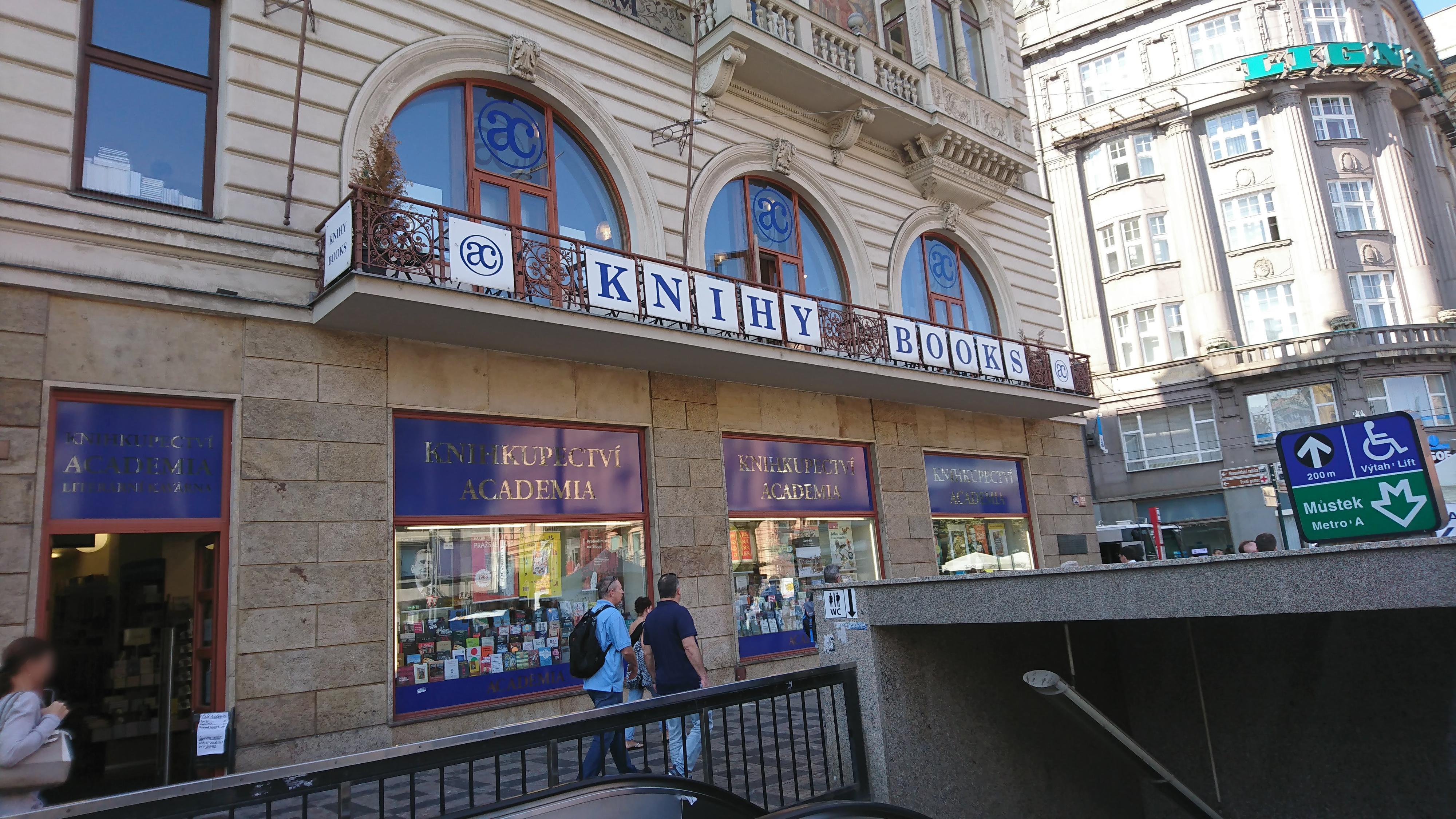 Knihkupectví Academia foto 6
