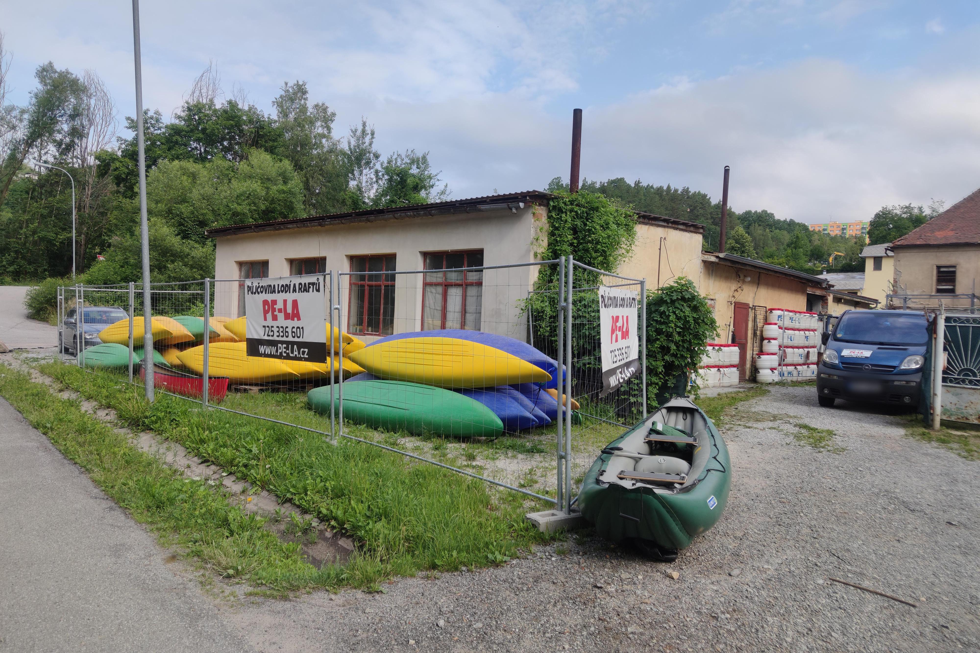 Půjčovna lodí a raftů PE-LA