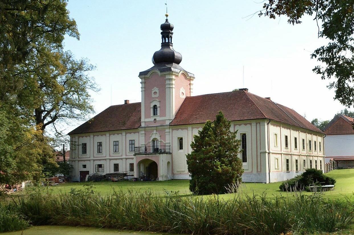 Zámek Lešany foto 2