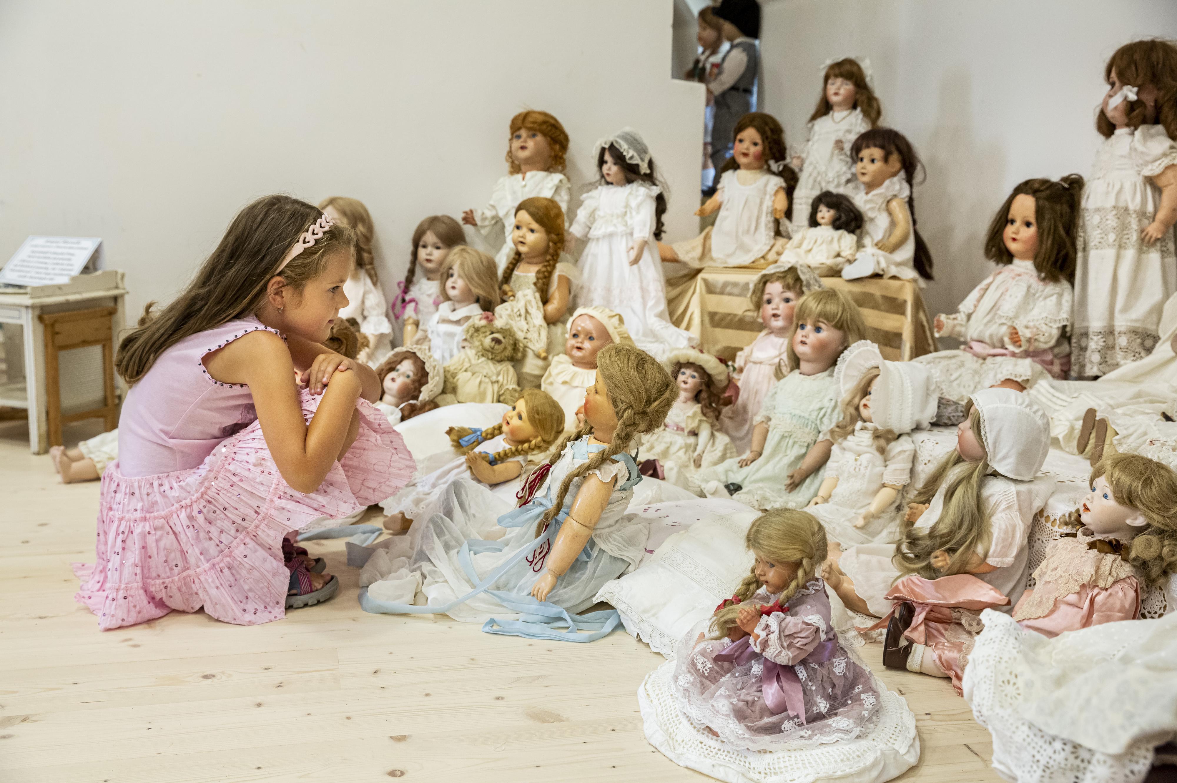 Svět kostiček a panenek foto 2