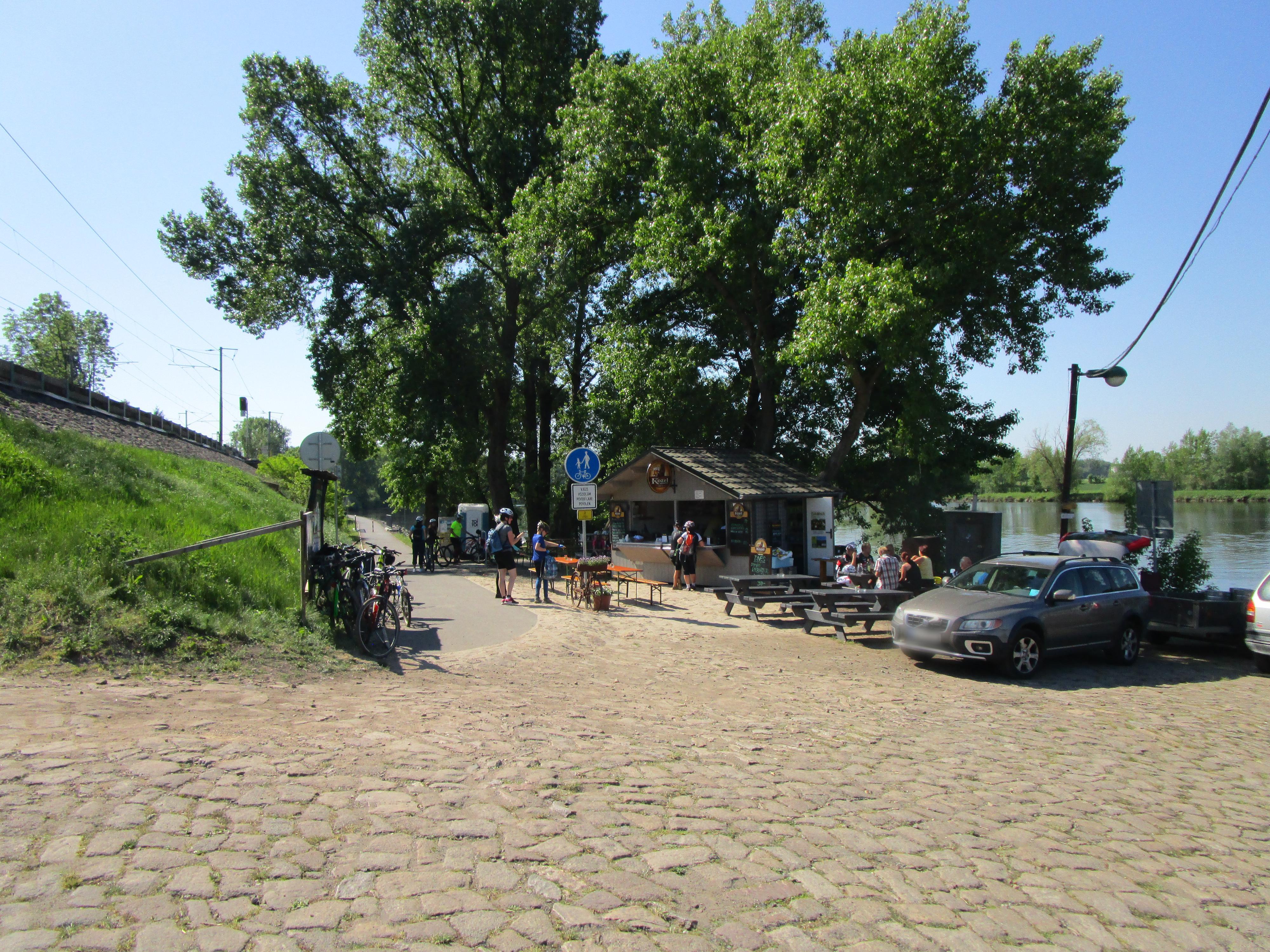 Občerstvení U Přívozu foto 6