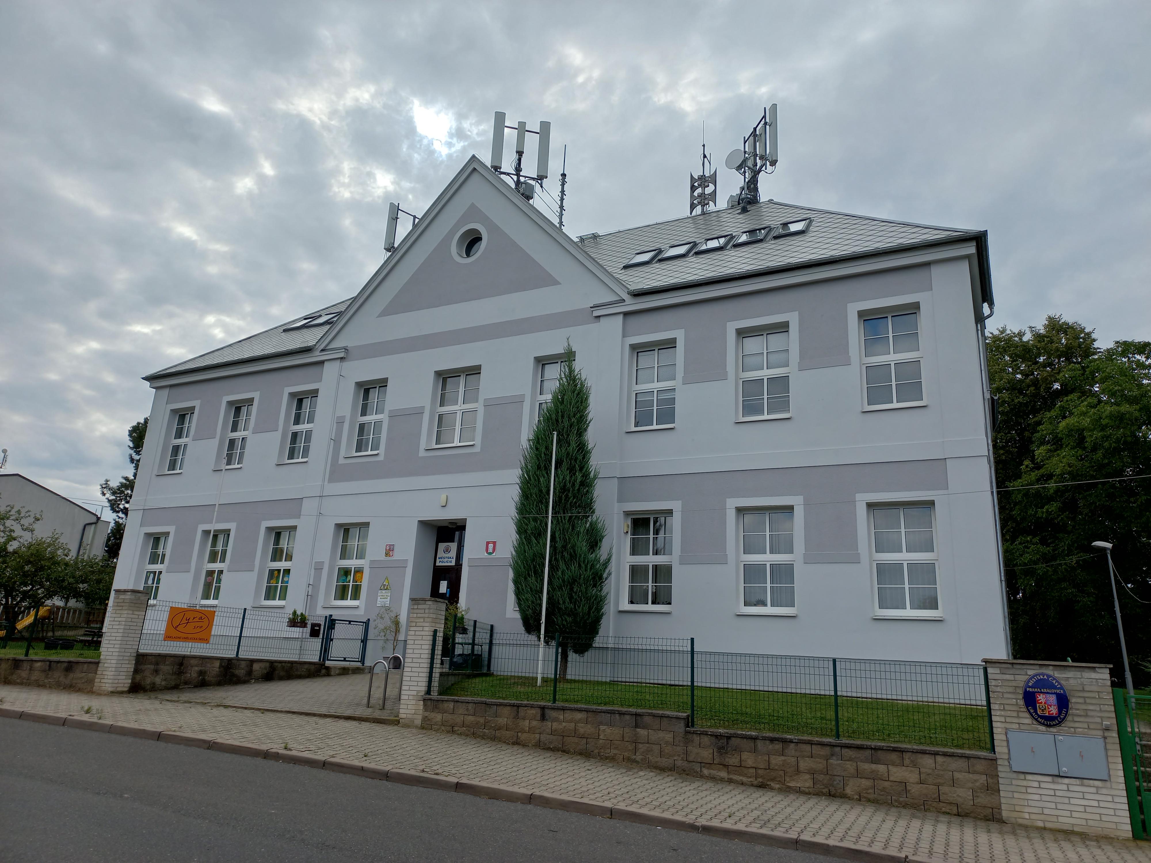 Úřad městské části Praha-Královice foto 2