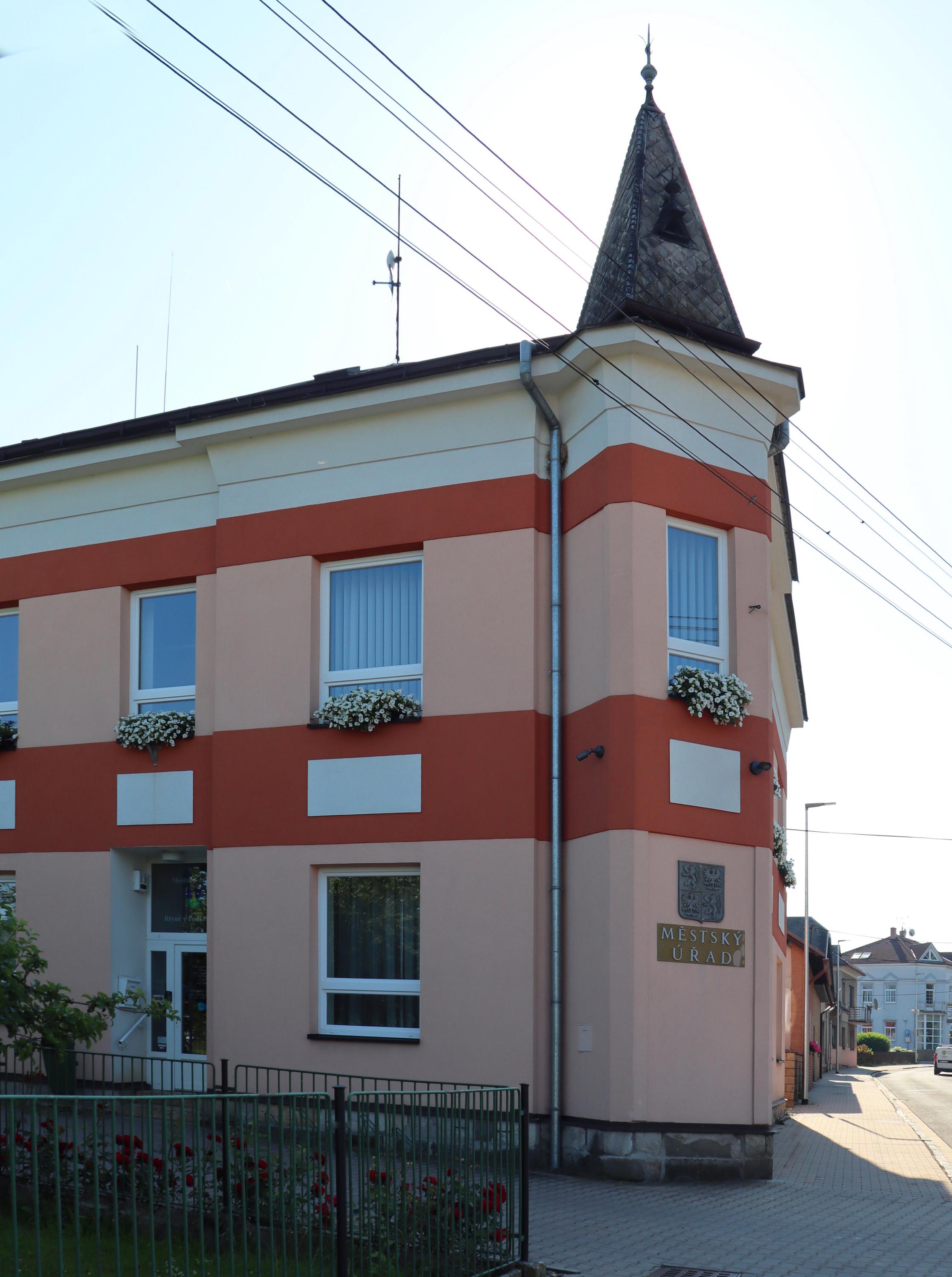 Rtyně v Podkrkonoší - městský úřad foto 5