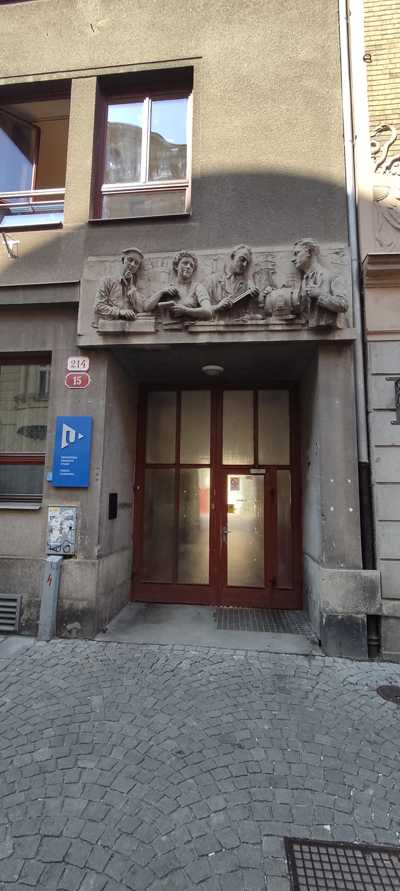 Družba: univerzitní kavárna foto 3