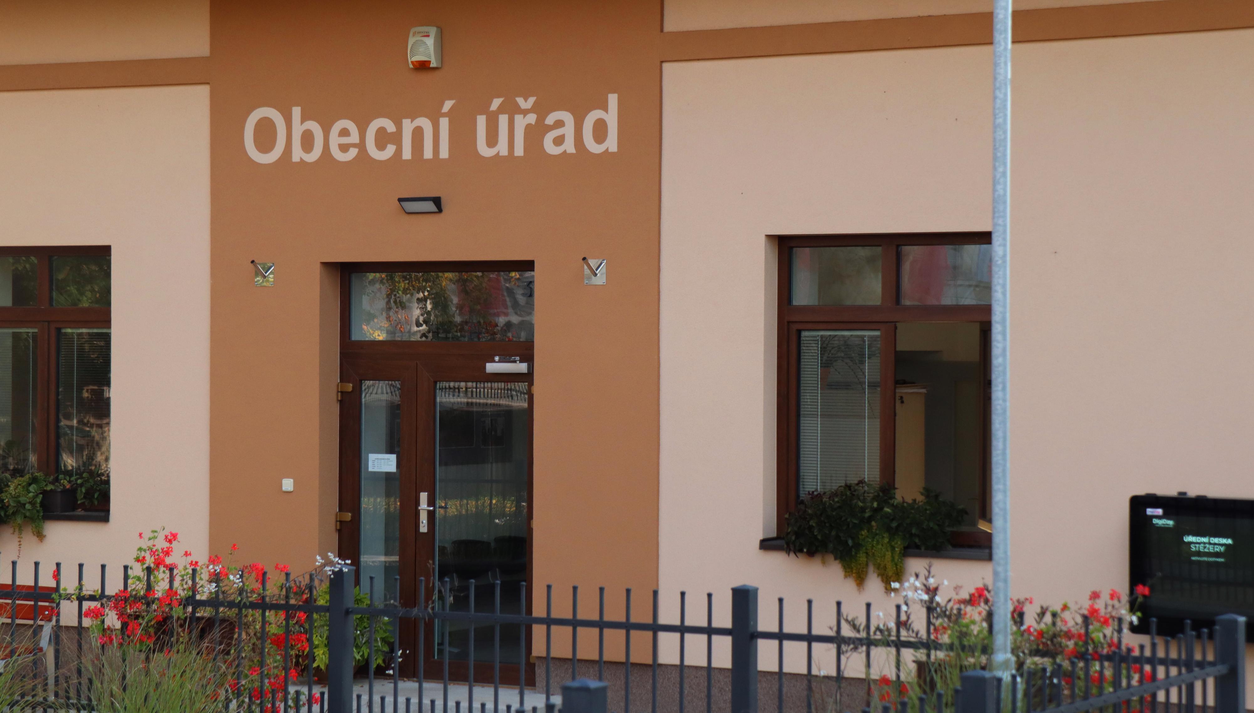 Stěžery - obecní úřad foto 4