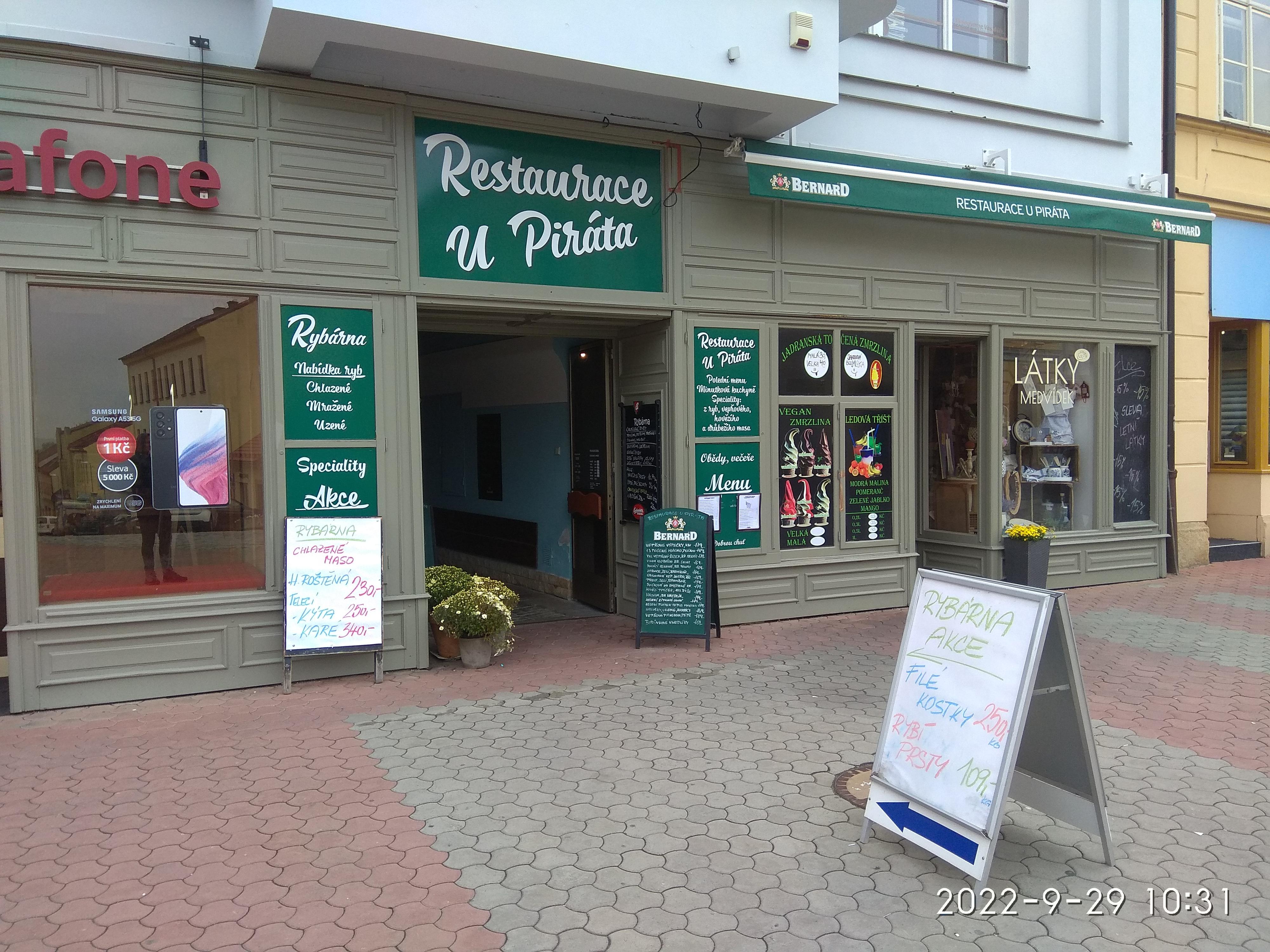 PIRAT restaurant - fresh bar