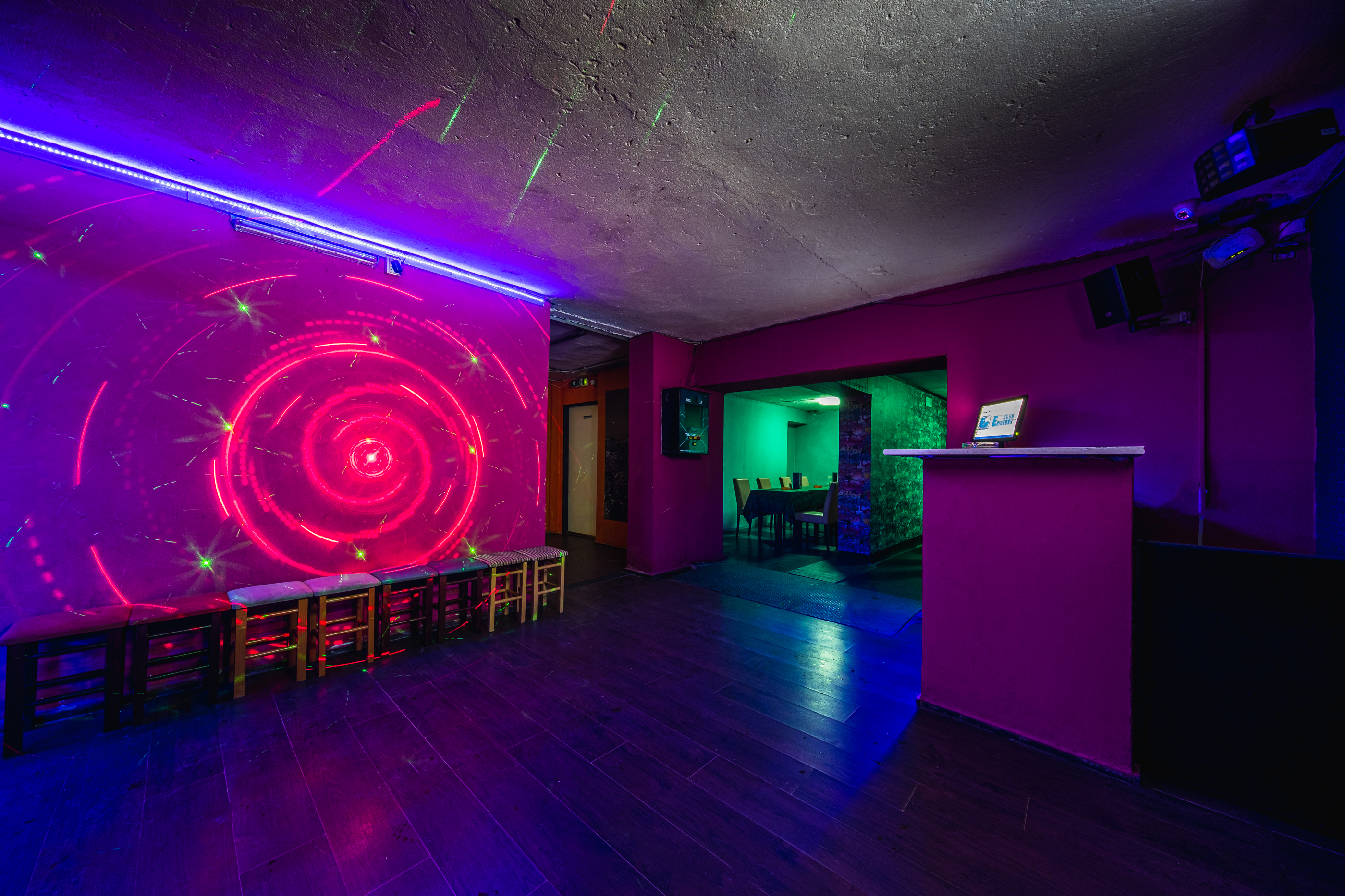 Embassy Club foto 4