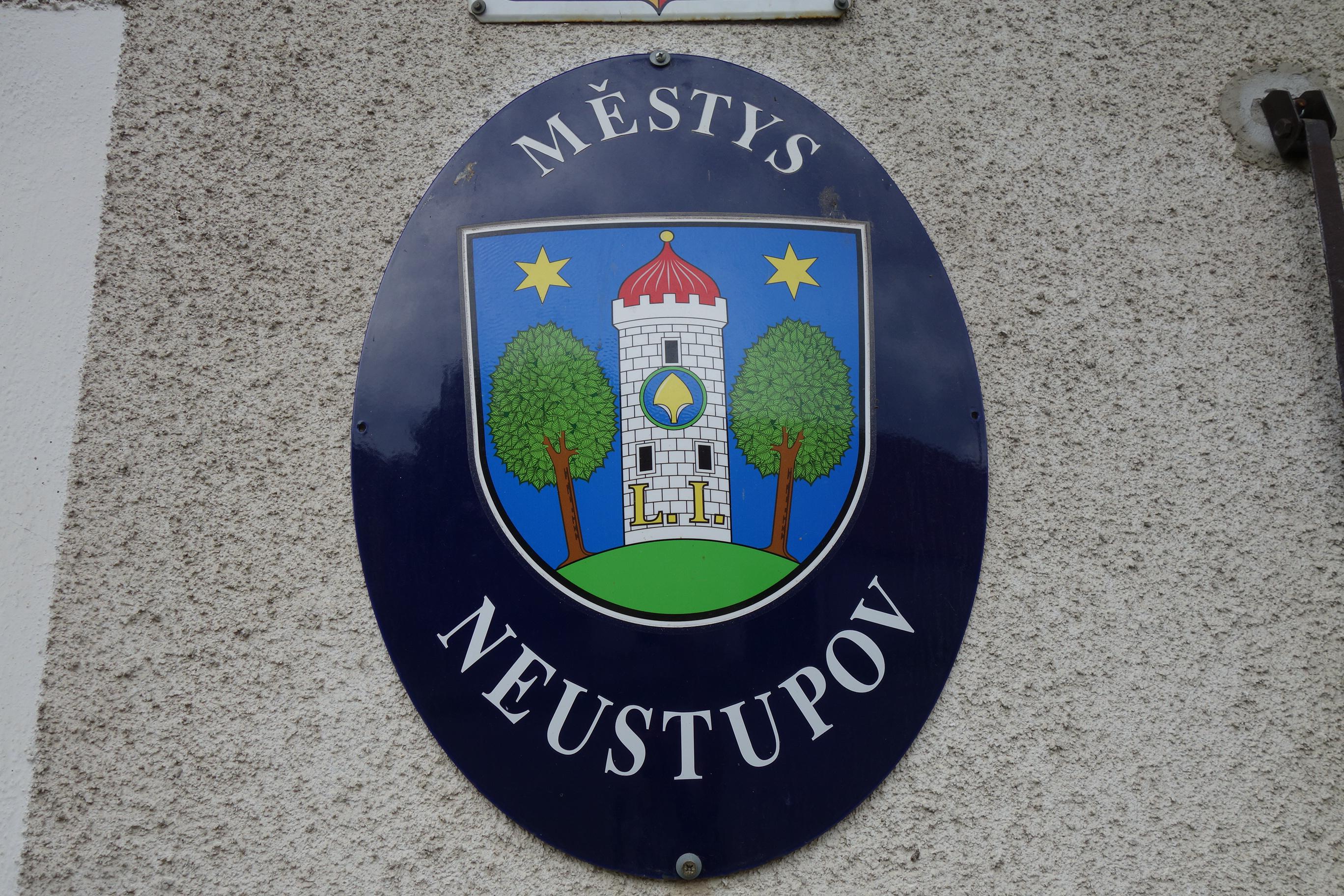 Neustupov - úřad městyse foto 2
