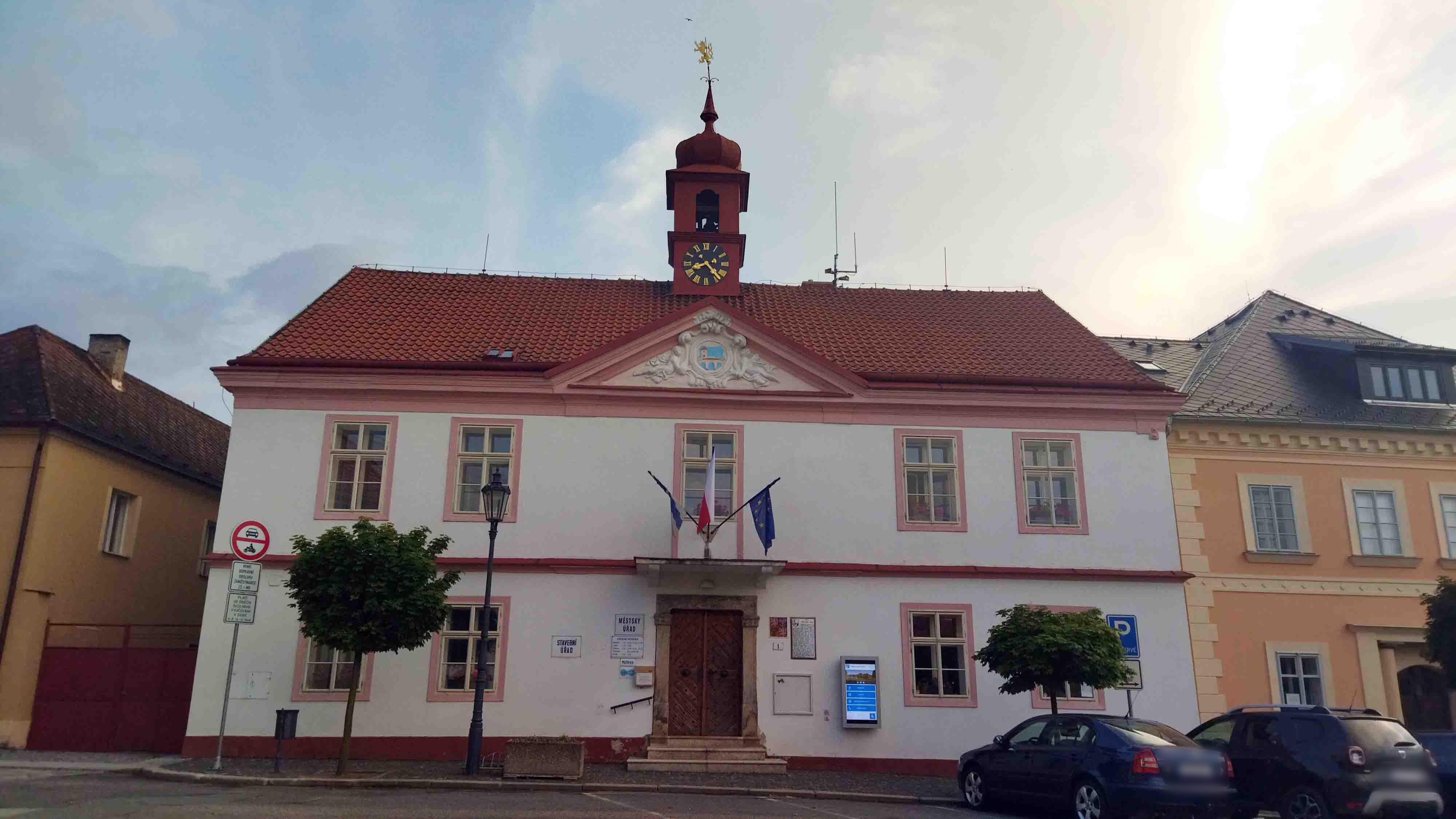 Týnec nad Labem - městský úřad