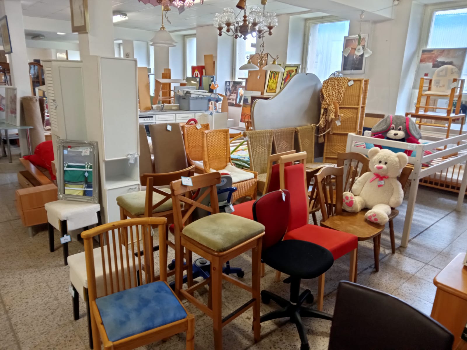 BAZAR HOŘICE - Centrum levného nábytku