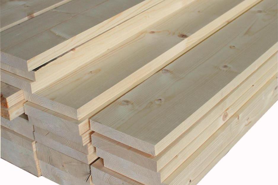 Hoblovaná prkna a plotovky různých tvarů a délek