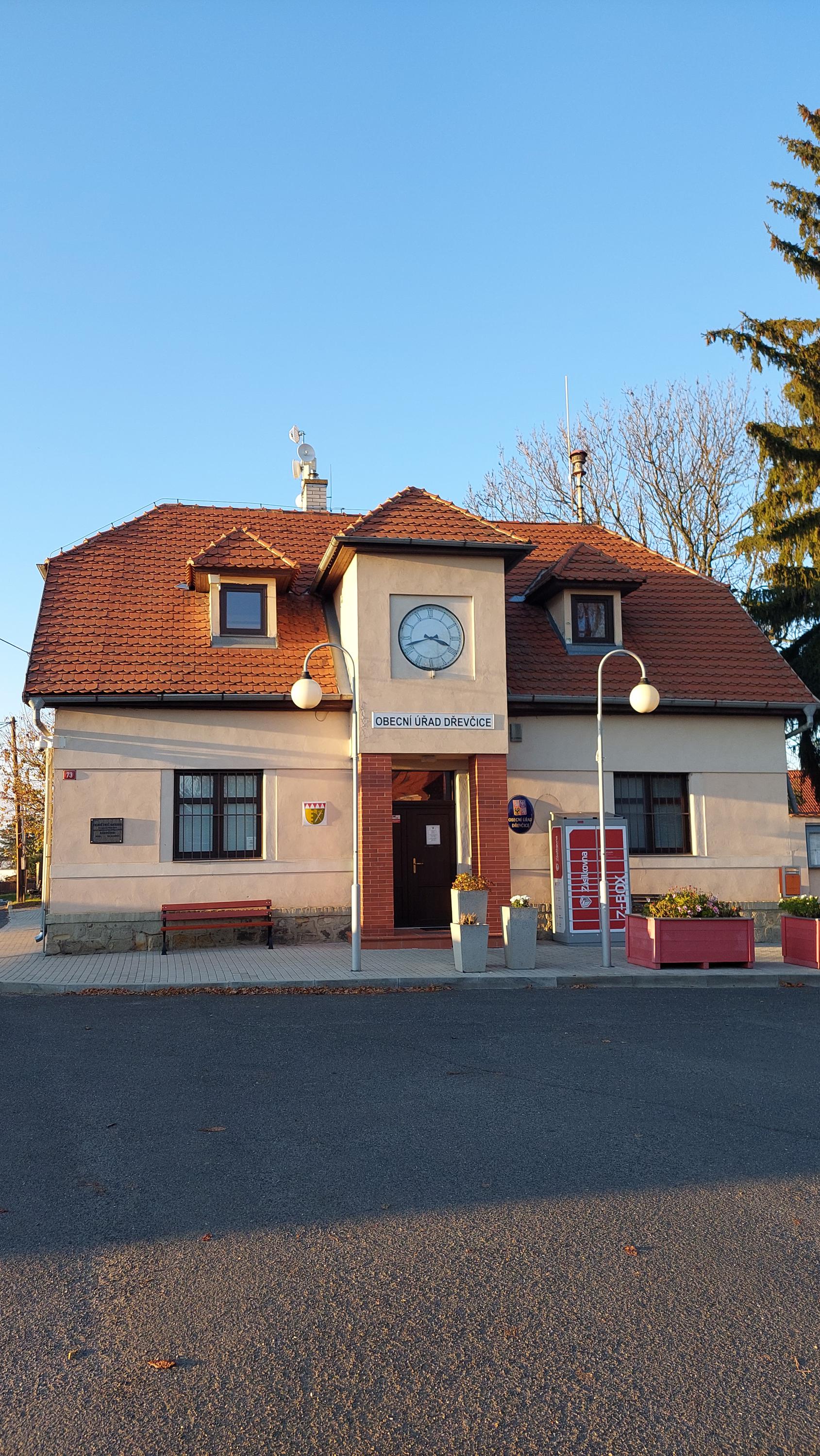 Dřevčice - obecní úřad foto 3