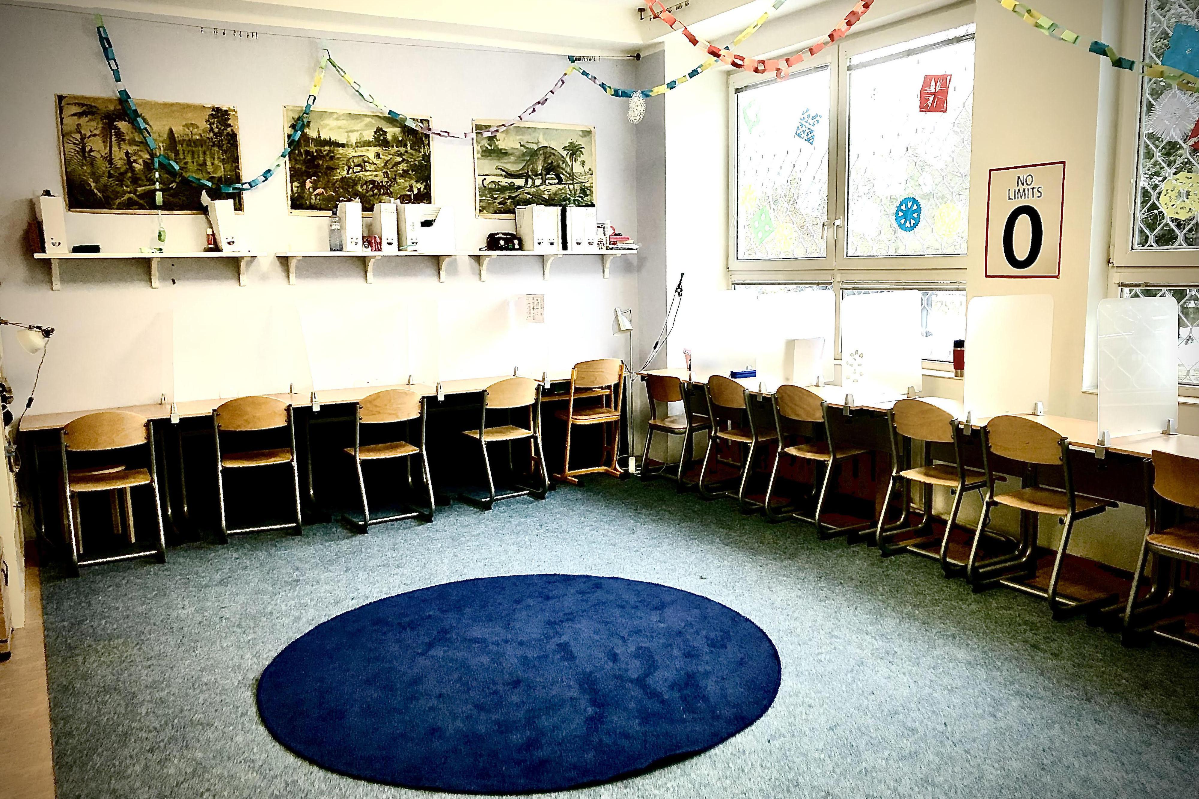Základní škola - gymnázium a střední pedagogická škola
