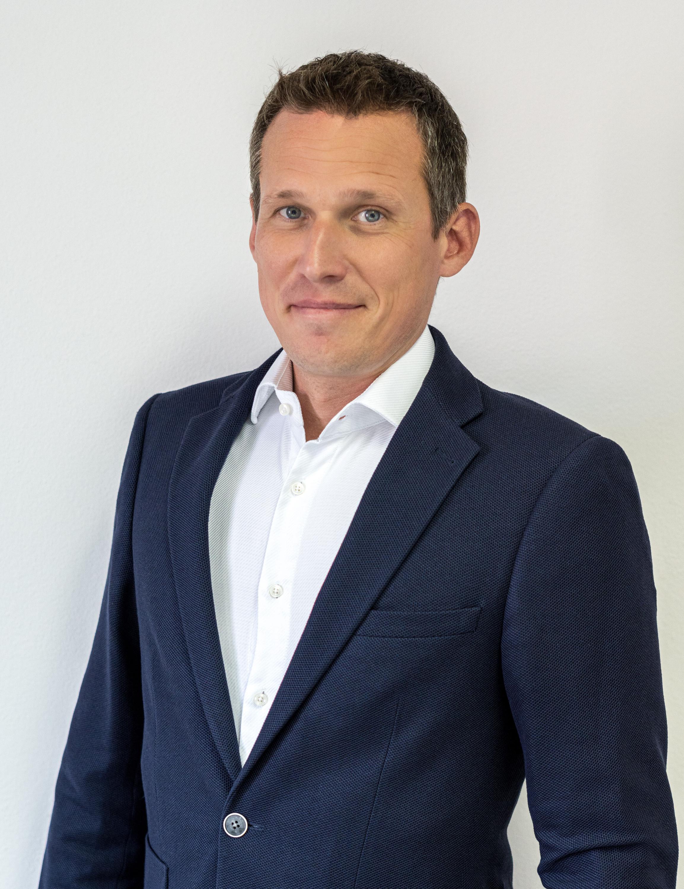 Jiří Šalát, Realitní společnost Praha s.r.o. foto 2