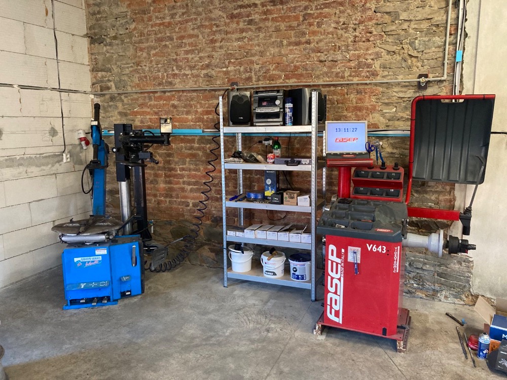 MAKOLL Půjčovna, Pneuservis foto 2