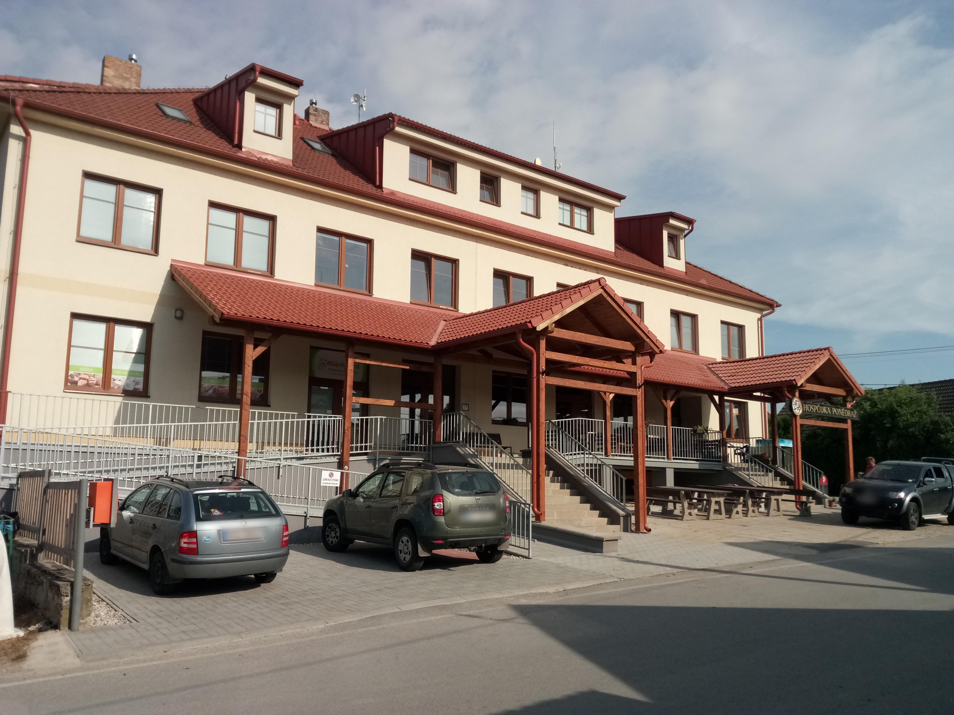 Ponědraž - obecní úřad foto 2