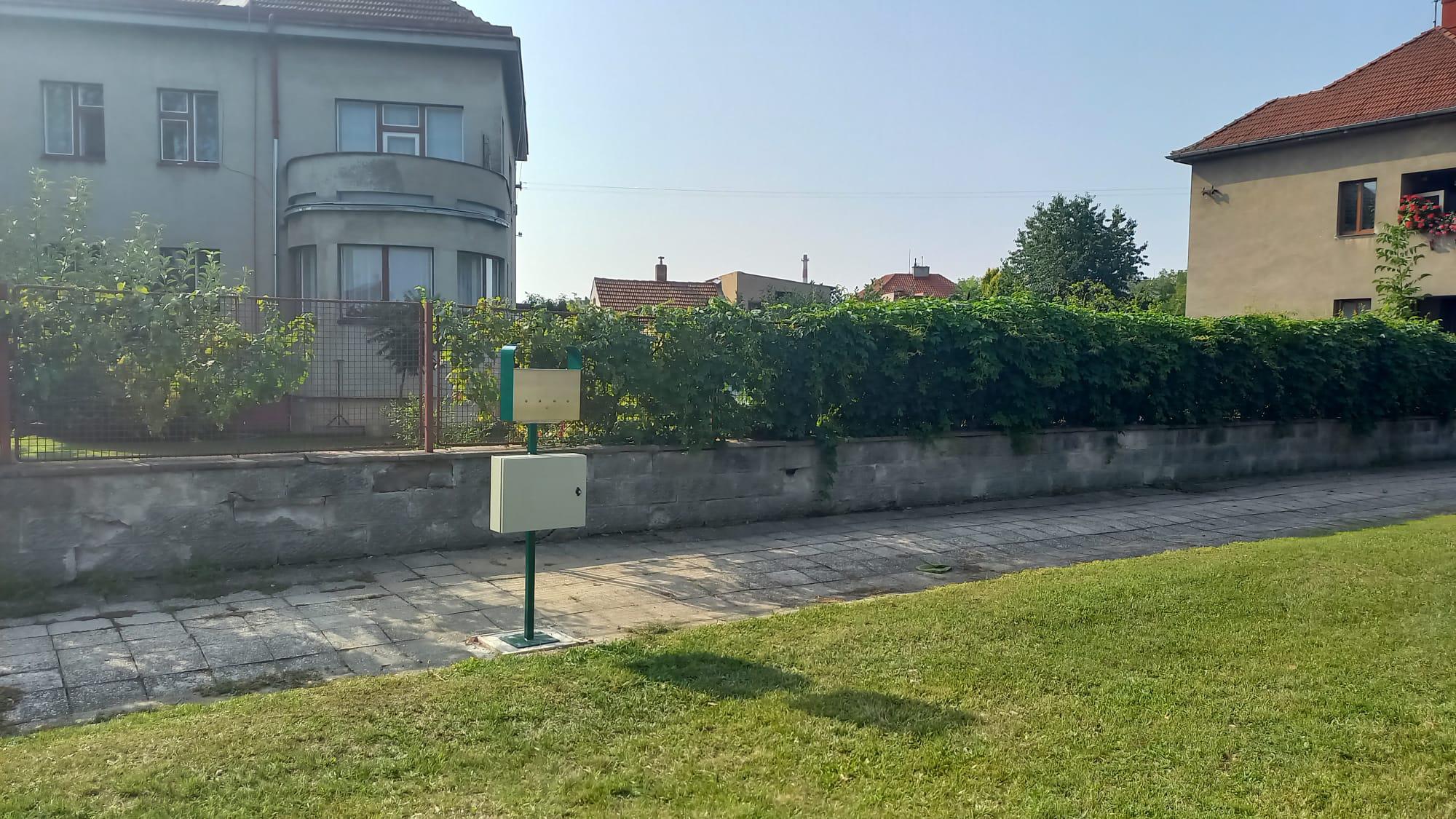 Nabíjecí stanice Na Bělidlech u Hrabalovy Vily foto 2