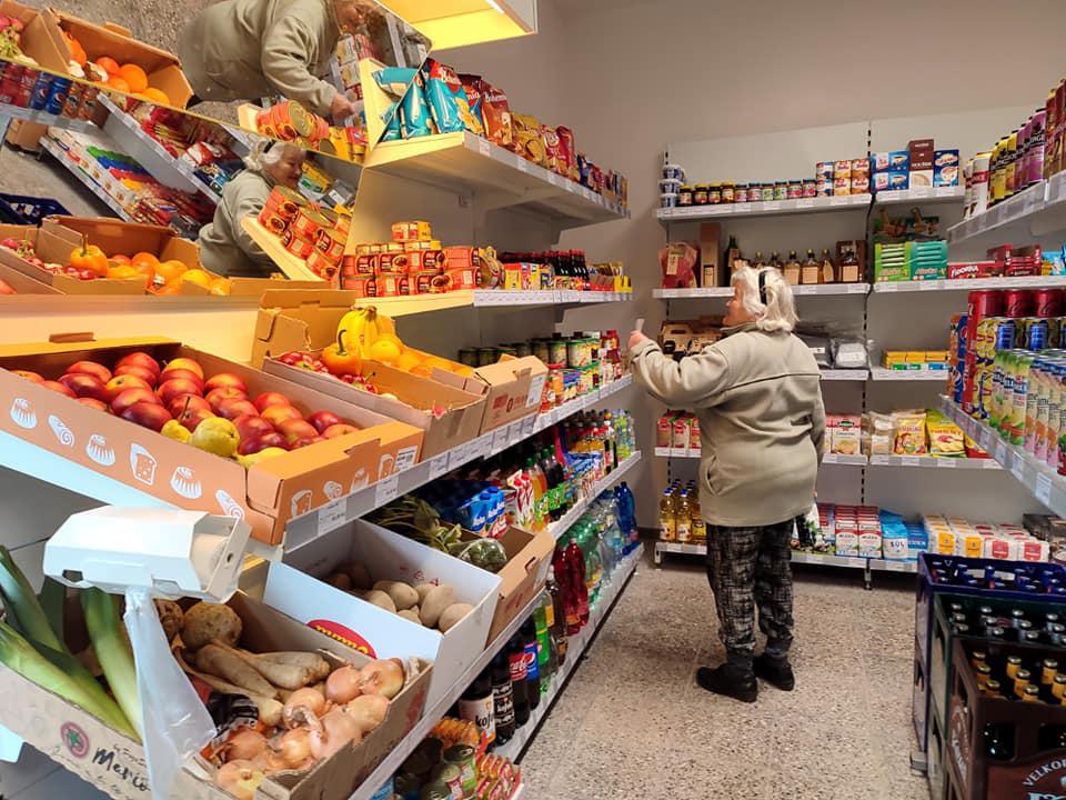 Obecní obchůdek a bistro na Veselce foto 4