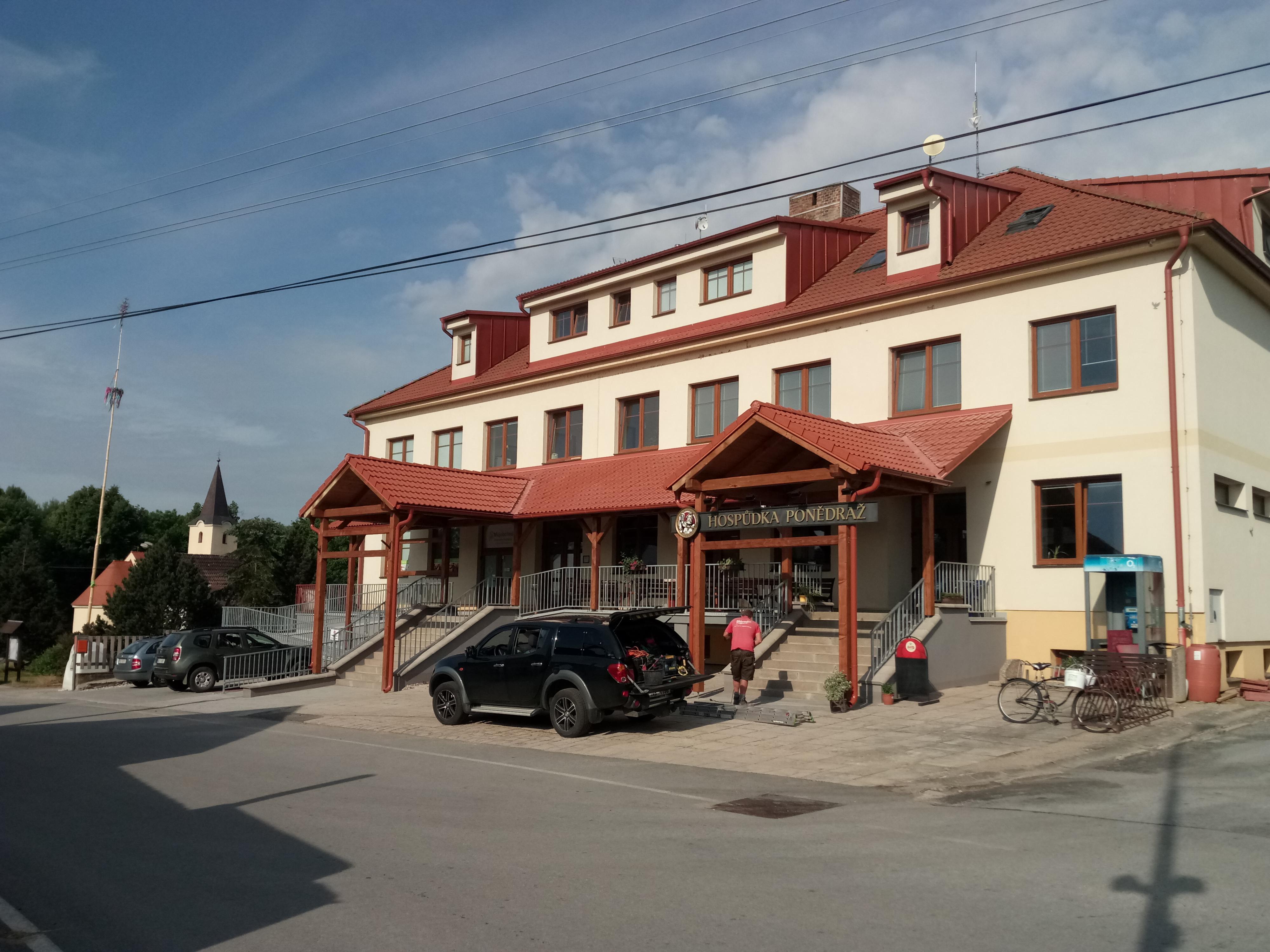 Ponědraž - obecní úřad foto 3