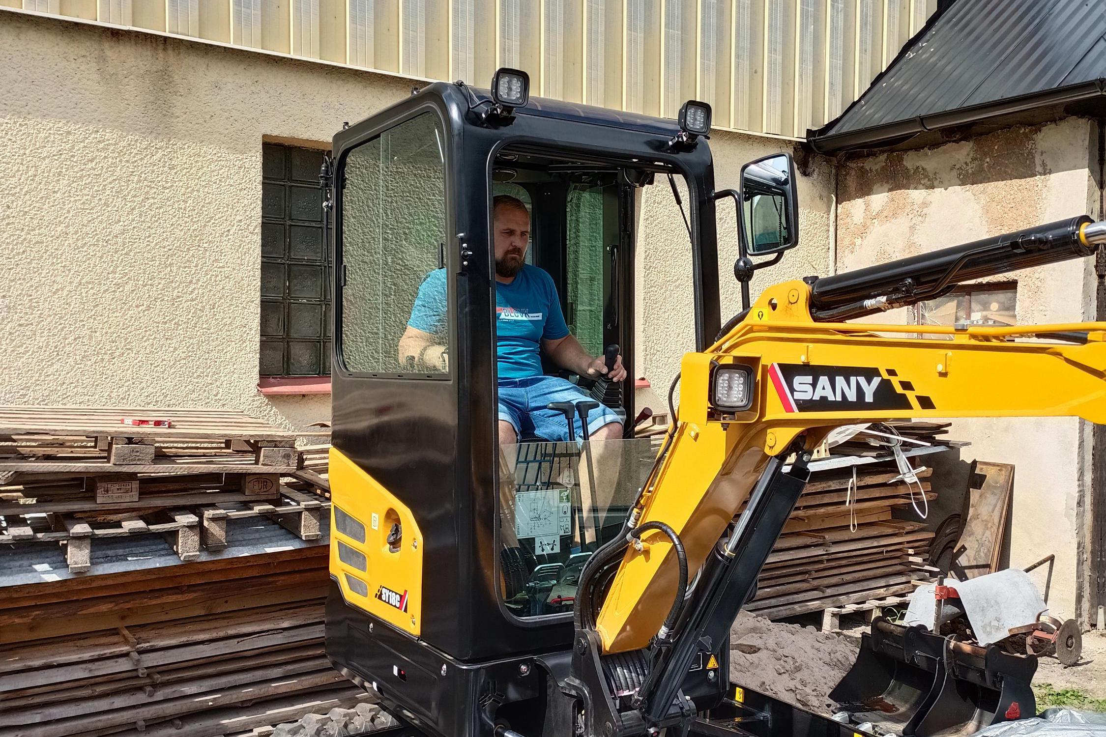 Kontejnery, stavební a zemní práce  Oleg Pislaru