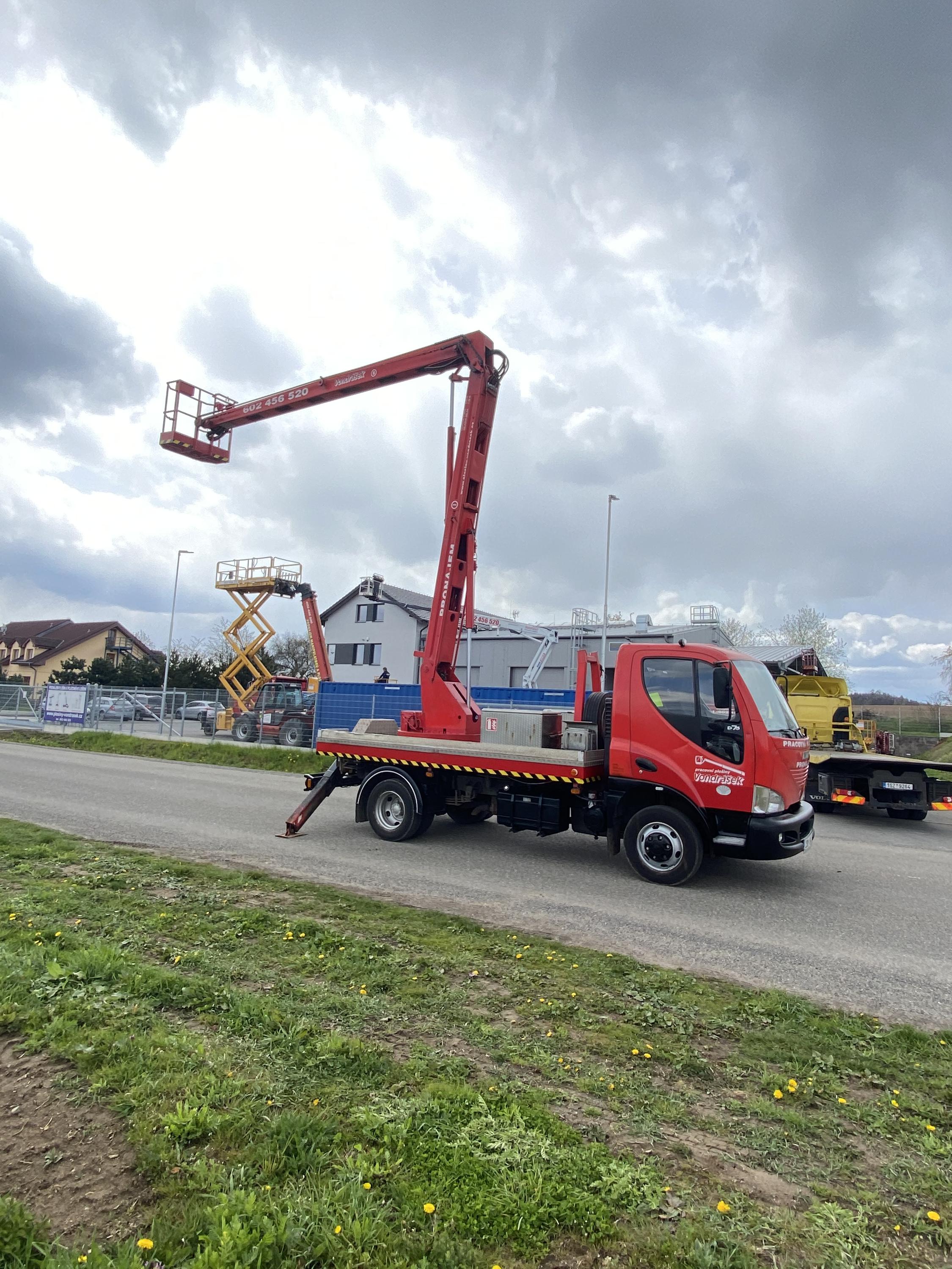 VONDRÁŠEK pracovní plošiny s.r.o. foto 3