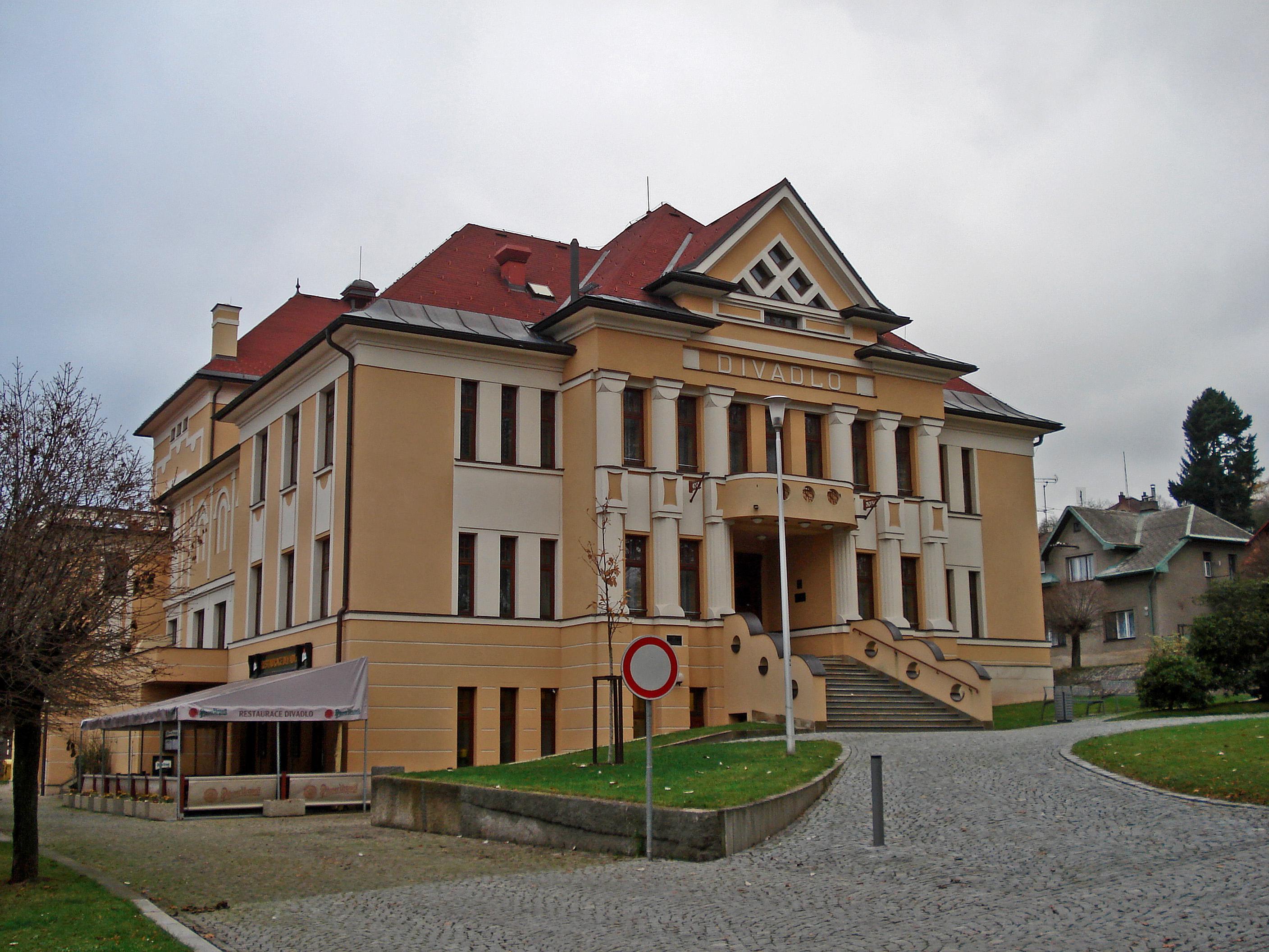 Restaurace Divadlo Červený Kostelec foto 4