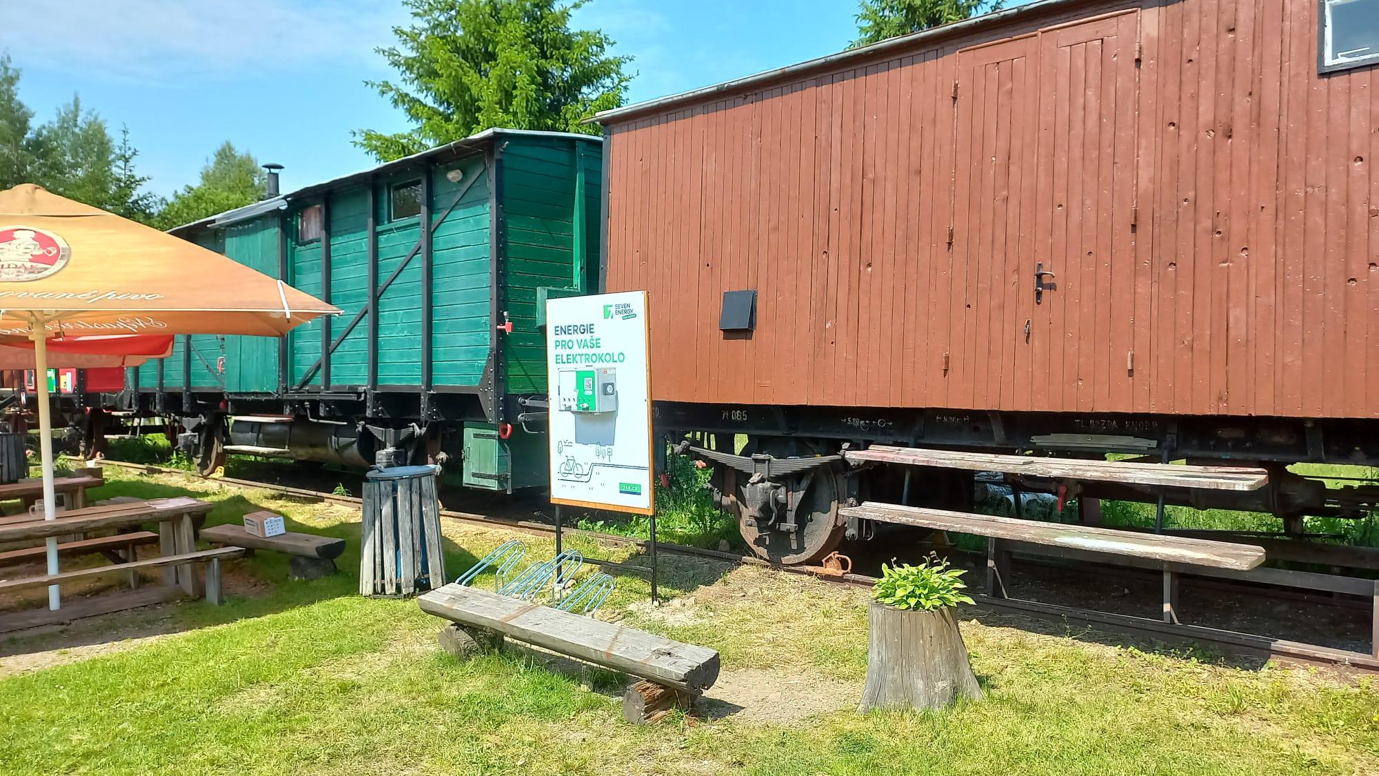 Nabíjecí stanice Krčma Vagon - Pošumavská jižní dráha foto 4