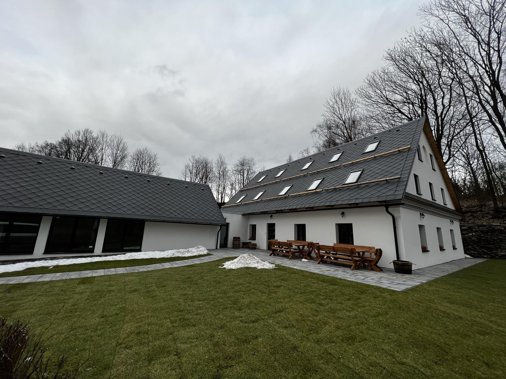 Chalupa u potoku foto 2