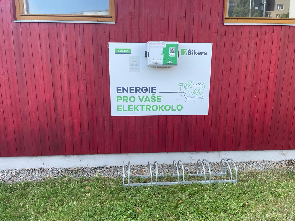 Nabíjecí stanice Věřejné koupaliště Hulák foto 2