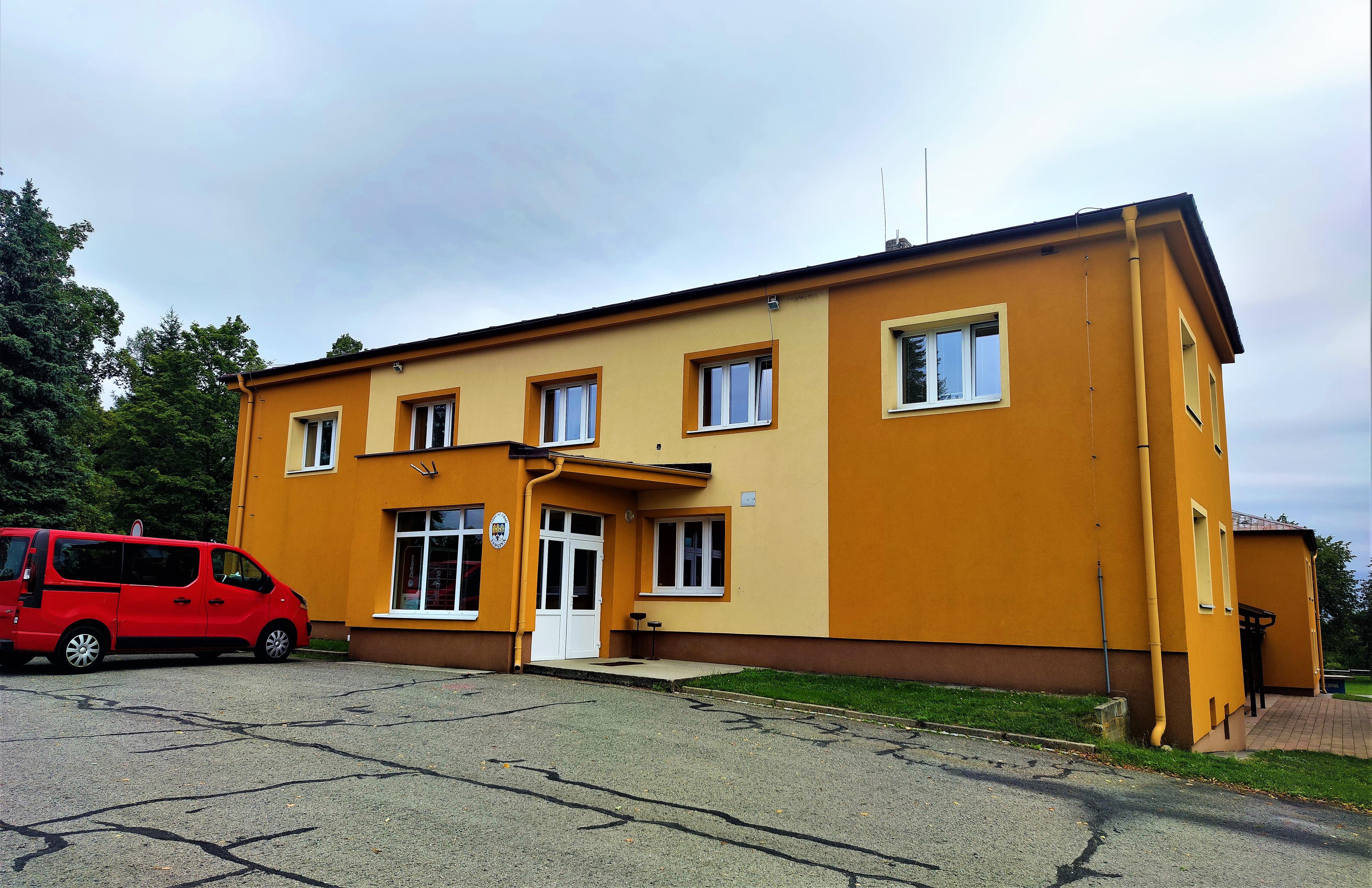 Lipová - obecní úřad foto 2