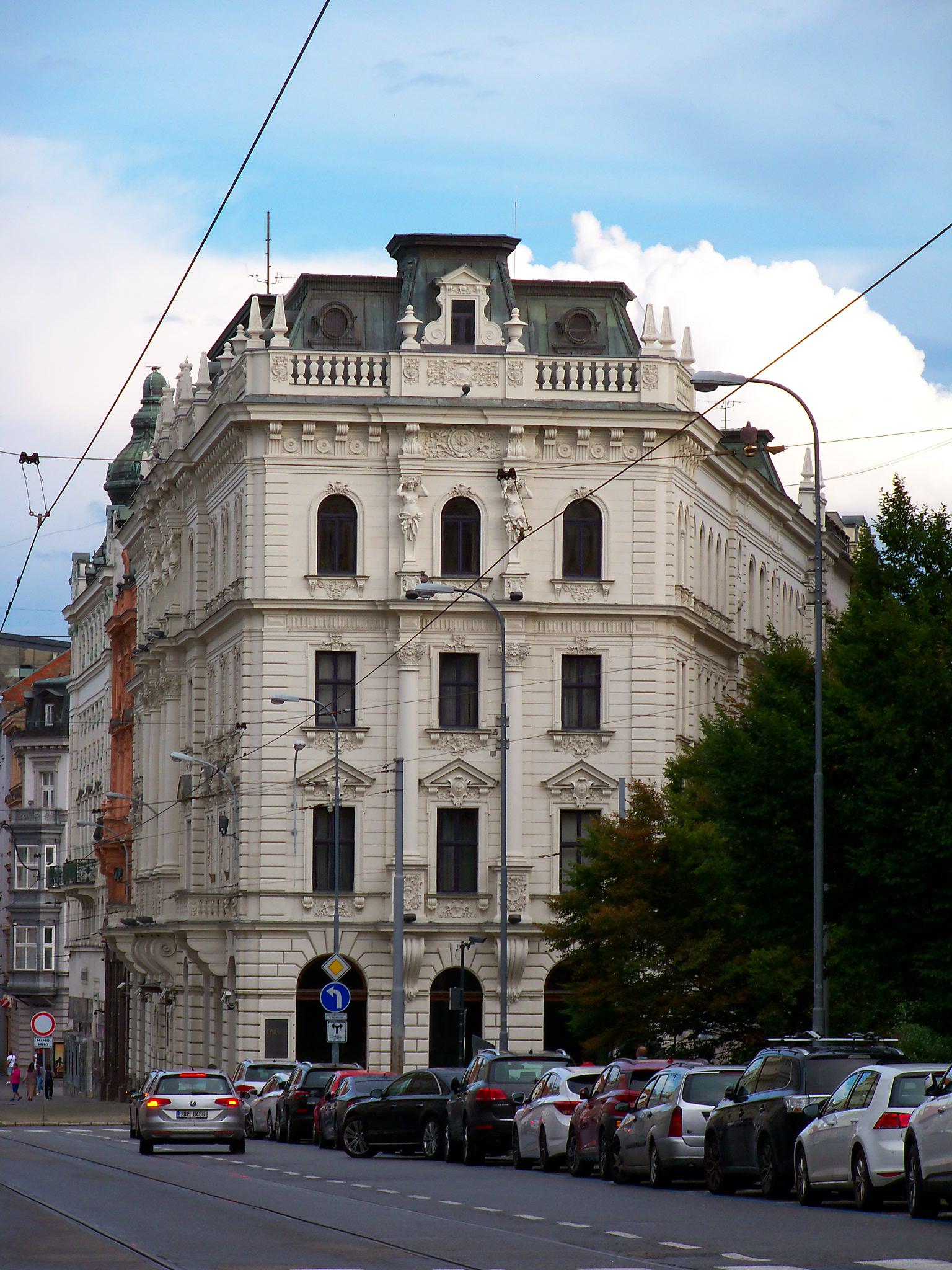 ČESKÁ NÁRODNÍ BANKA foto 3