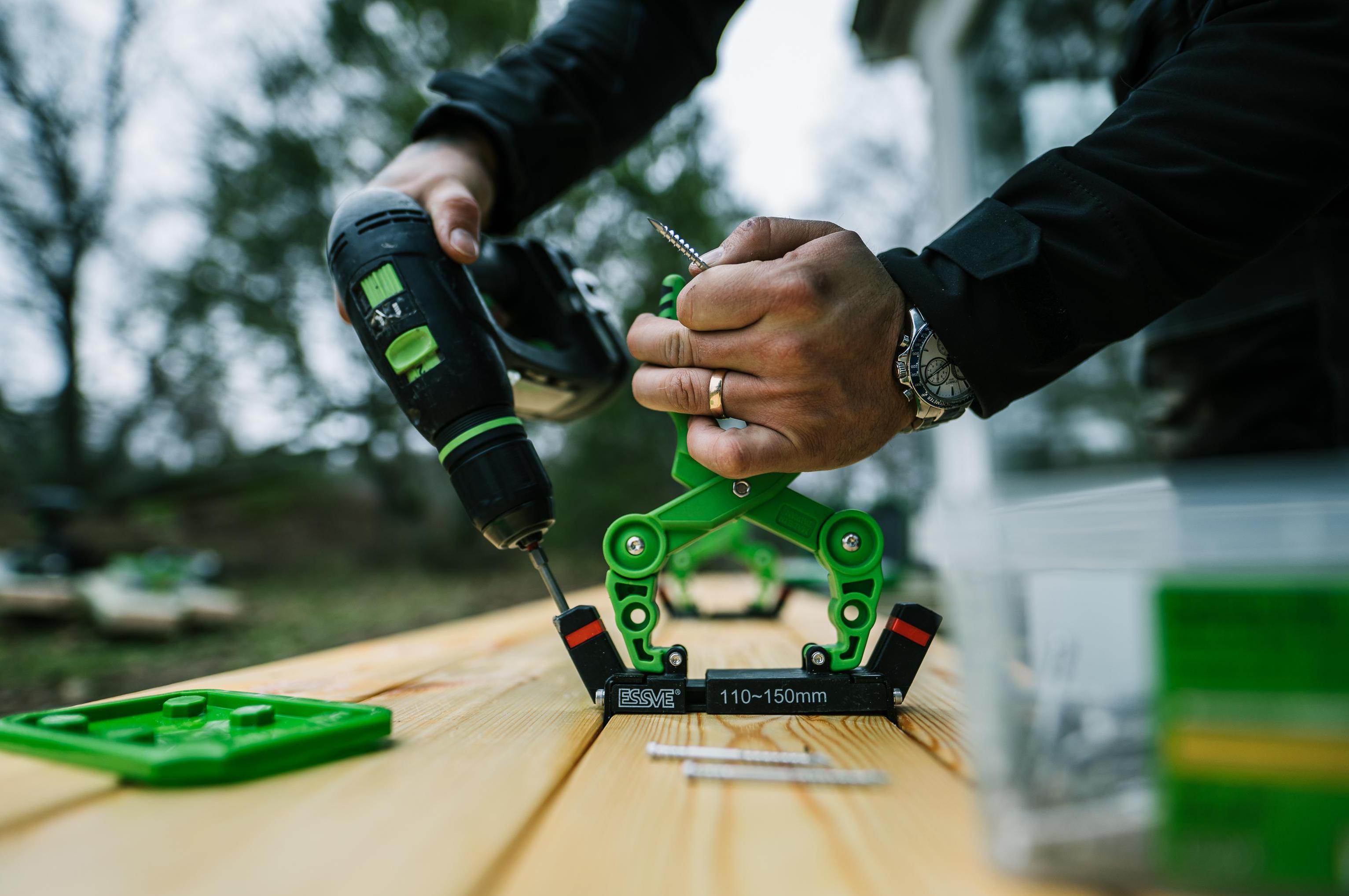 Probau.cz - hřebíky, vruty a nářadí