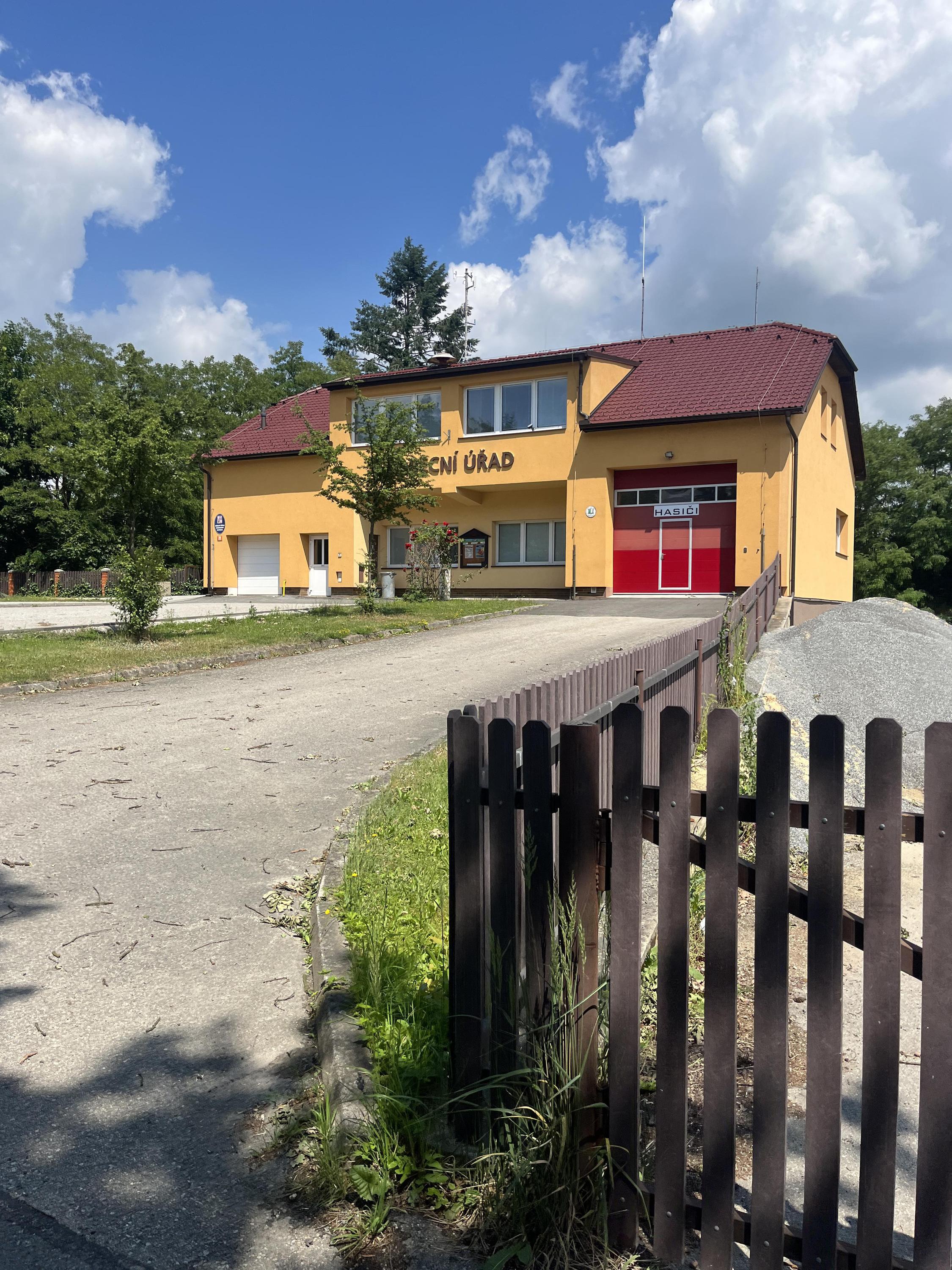 Chotoviny - obecní úřad foto 6