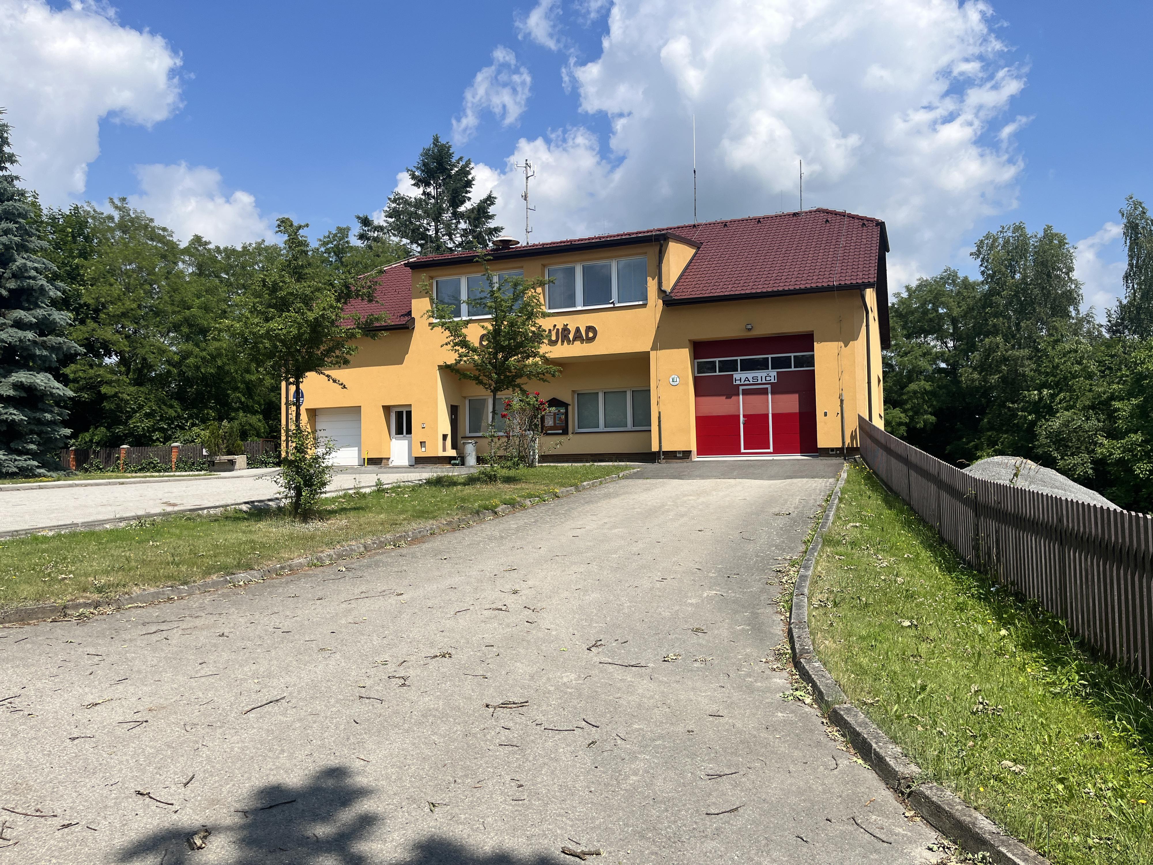 Chotoviny - obecní úřad foto 3