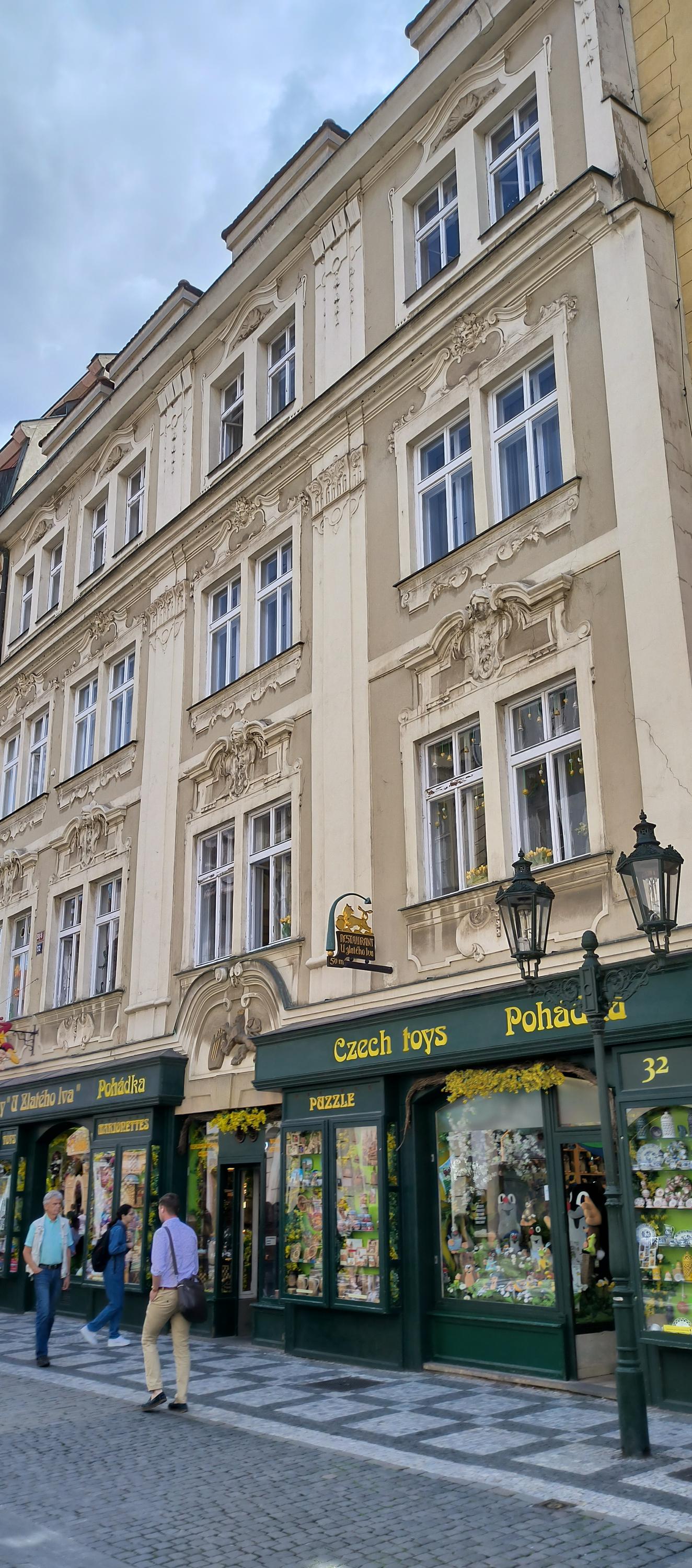 Pohádka s.r.o. Hračky u Zlatého Lva foto 4
