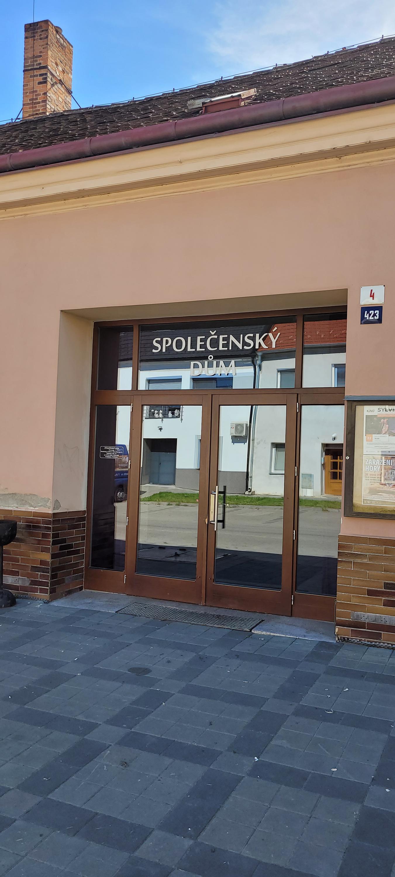 Společenský dům Hustopeče foto 2