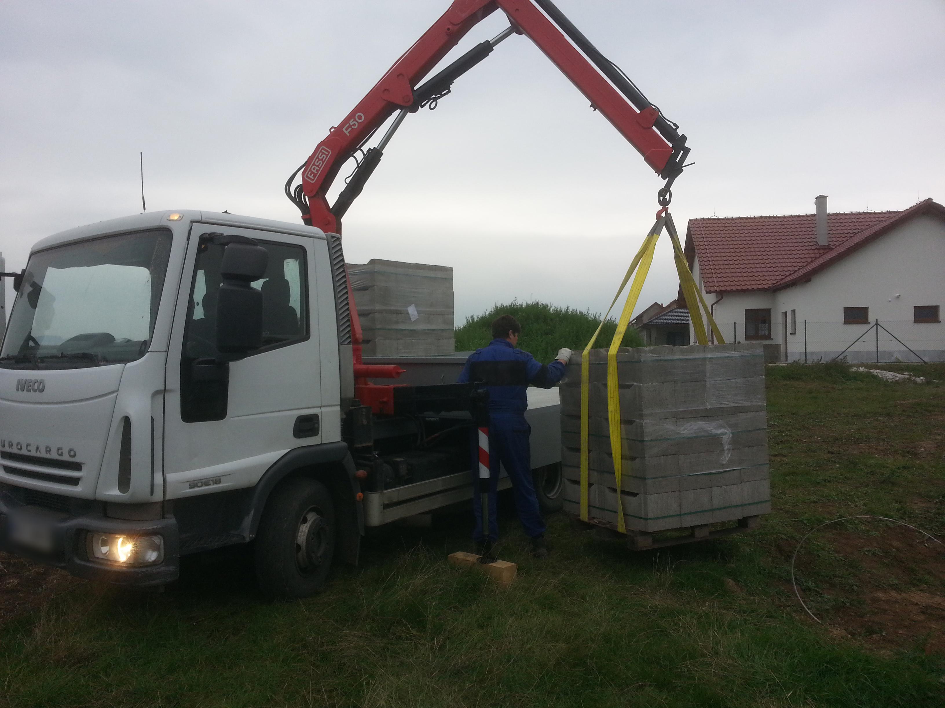 Kropa s.r.o. - Autodoprava s hydraulickou rukou foto 3