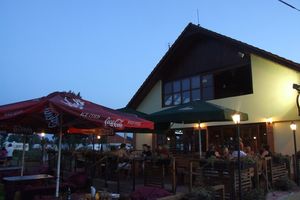 Lážo Plážo Restaurant & Grill