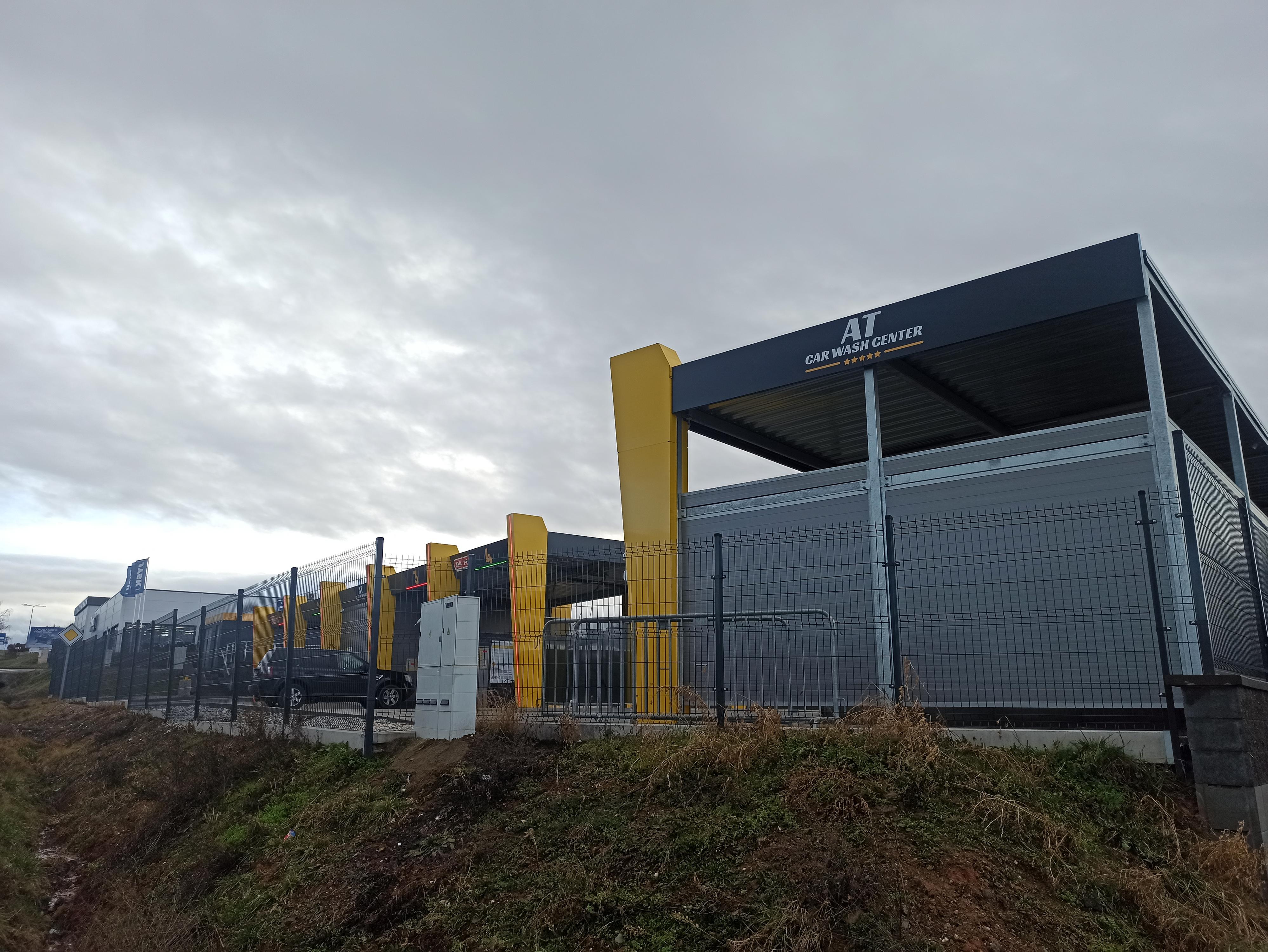 AT CAR WASH Center foto 2