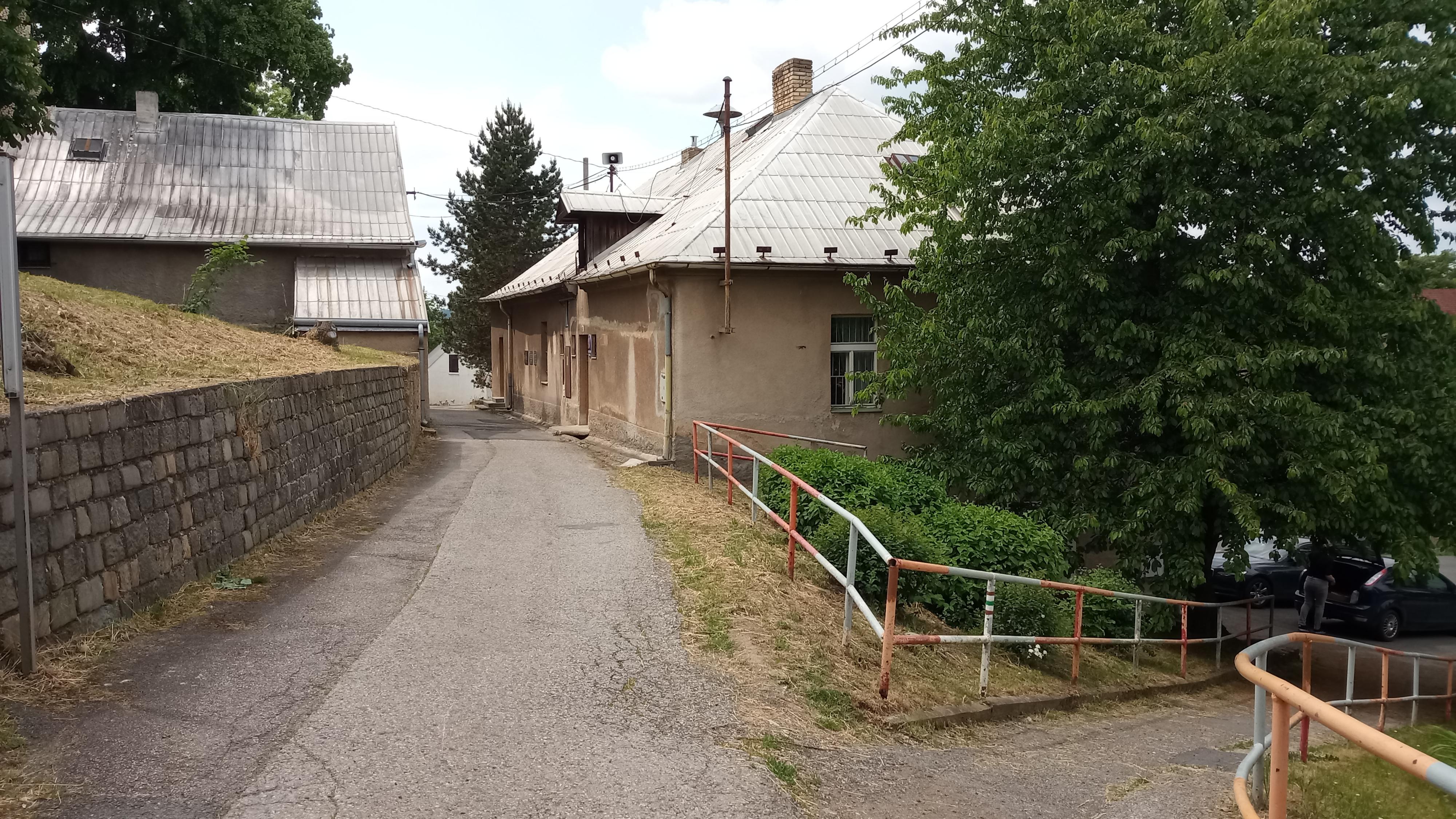 Třebotov - obecní úřad foto 2