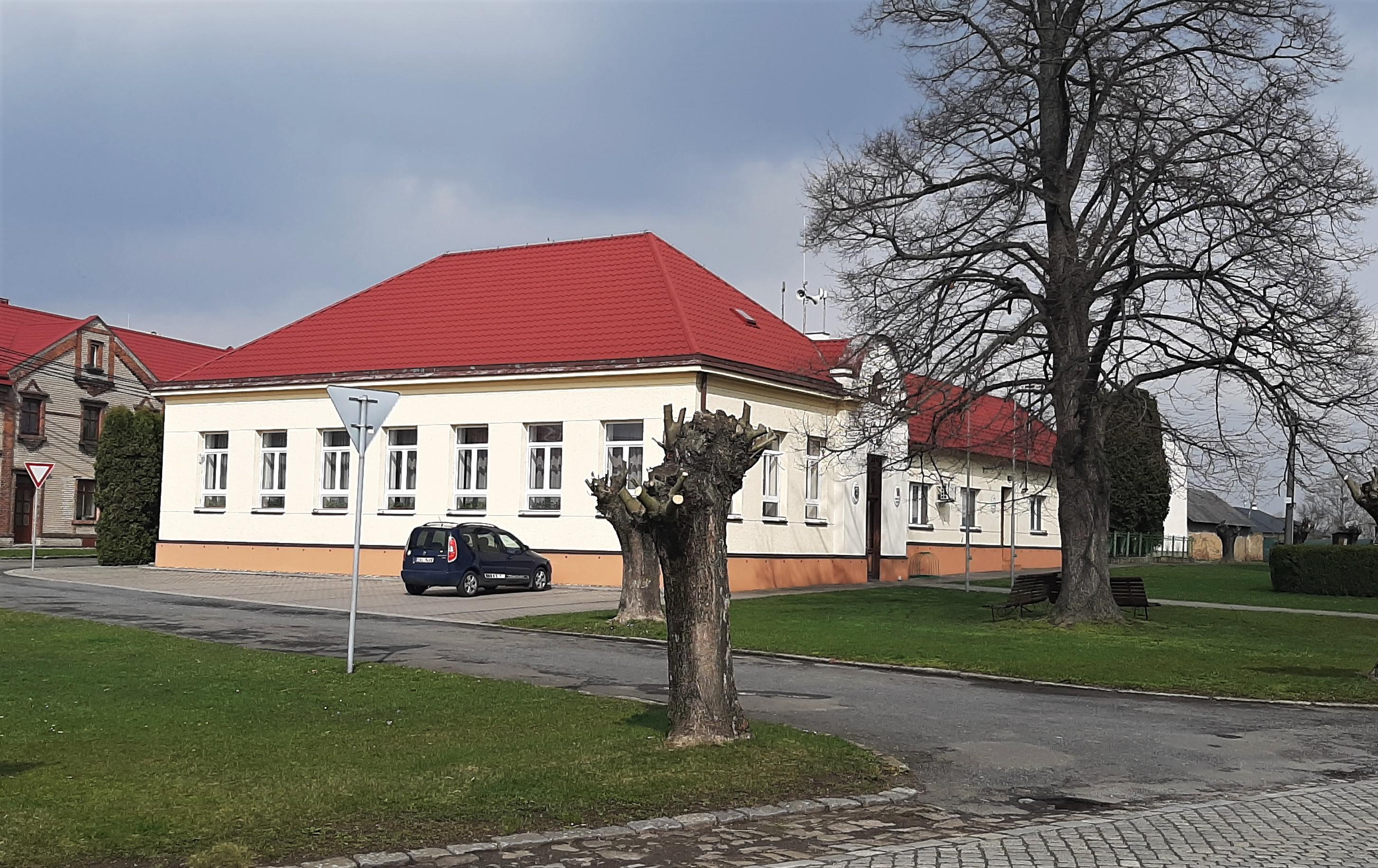 Zahnašovice - obecní úřad foto 1