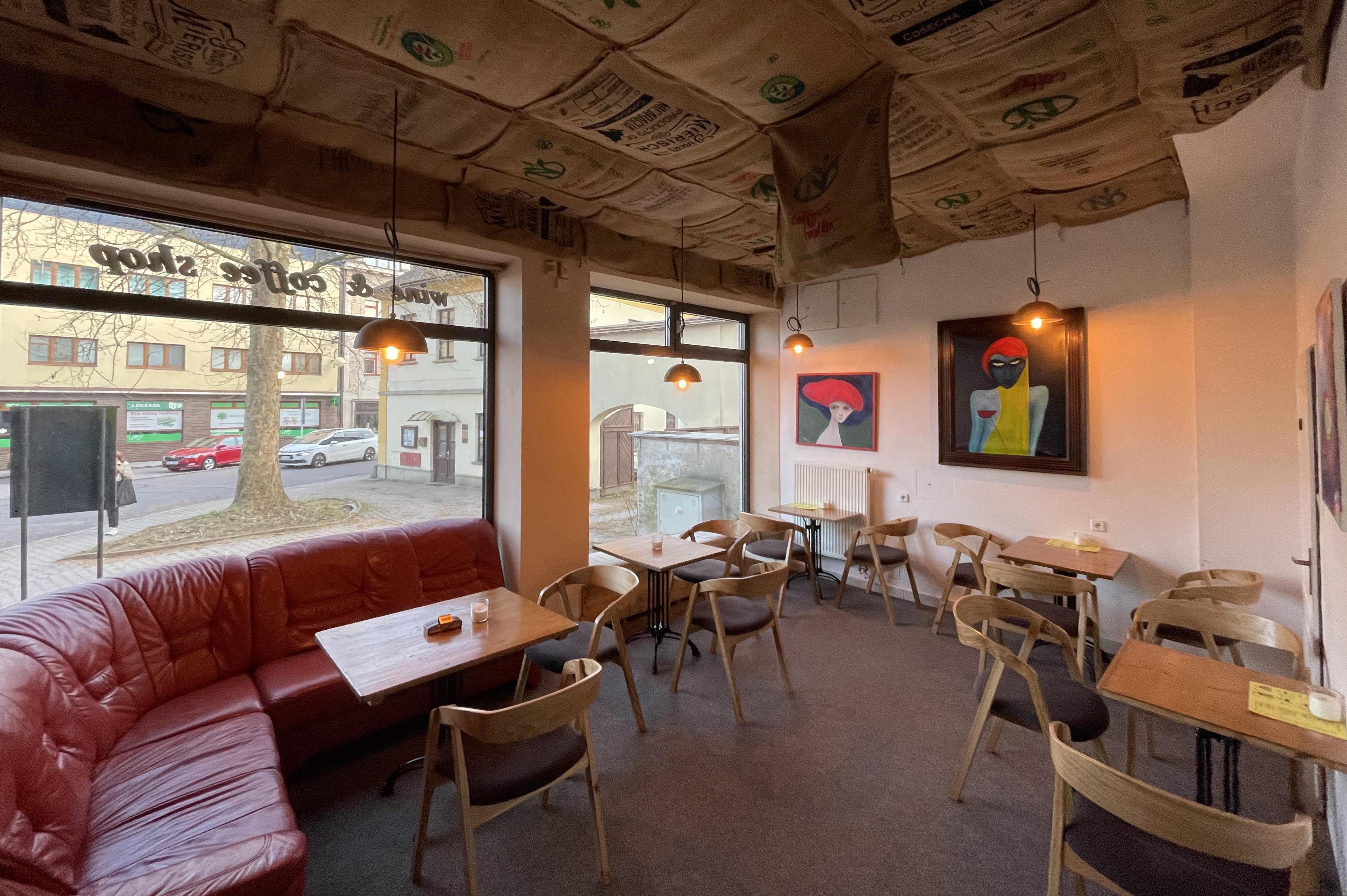 Vinotéka Kavárna Wine & Coffee shop Tomáš Drašnar