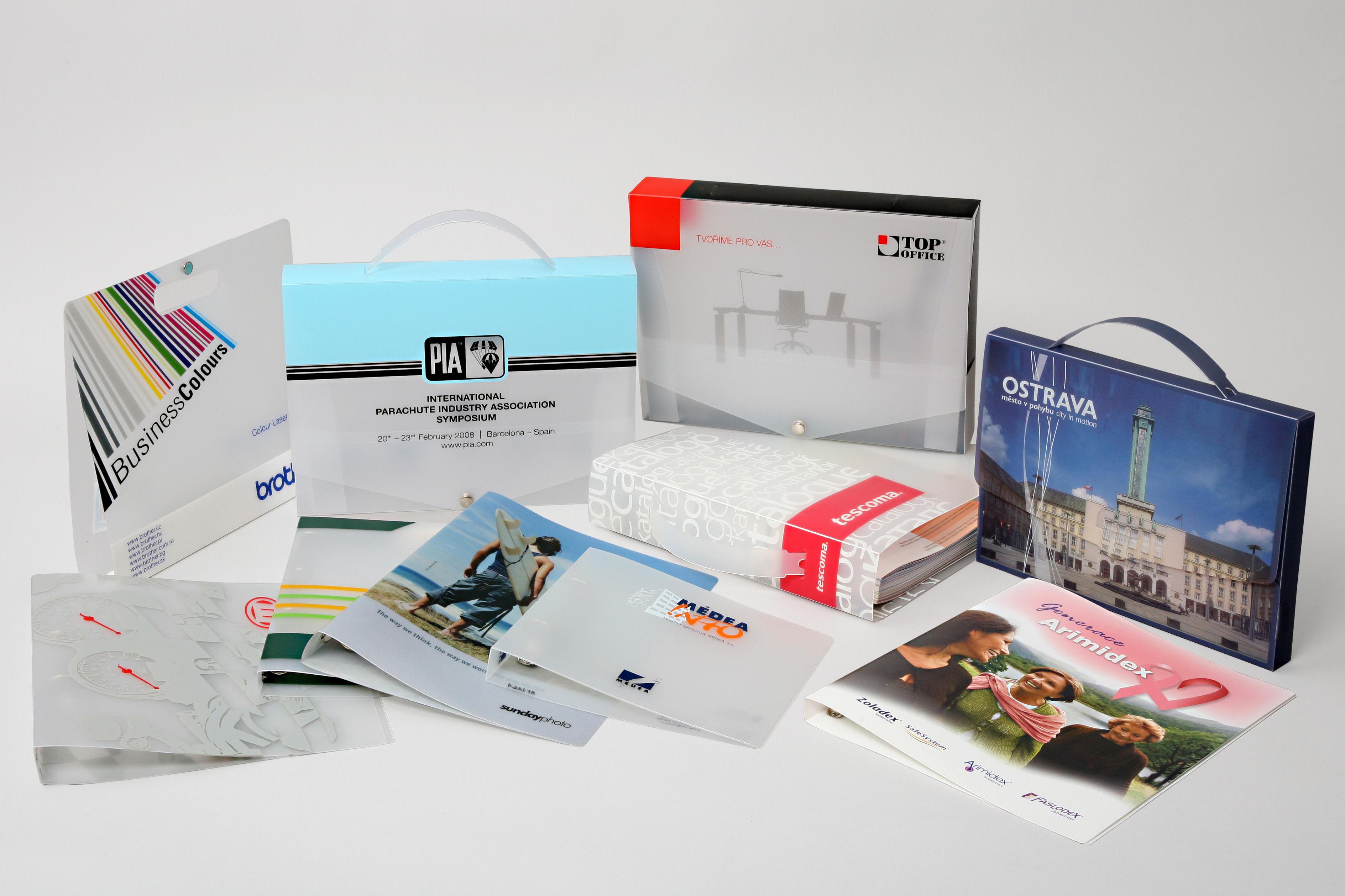 Praktické plastové spisovky a pořadače