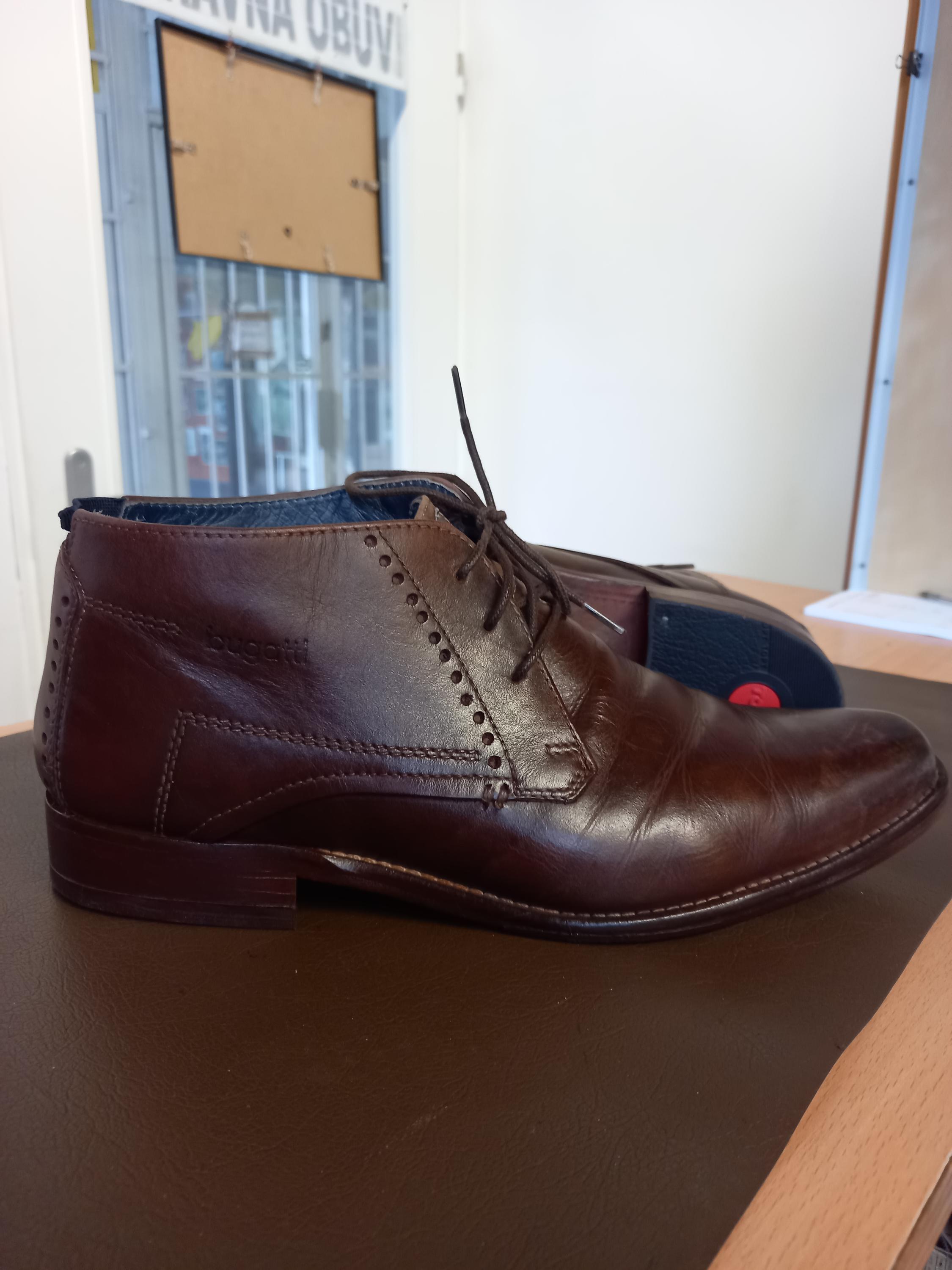 Vasyl Irha - Opravna obuvi a Čalounictví foto 5