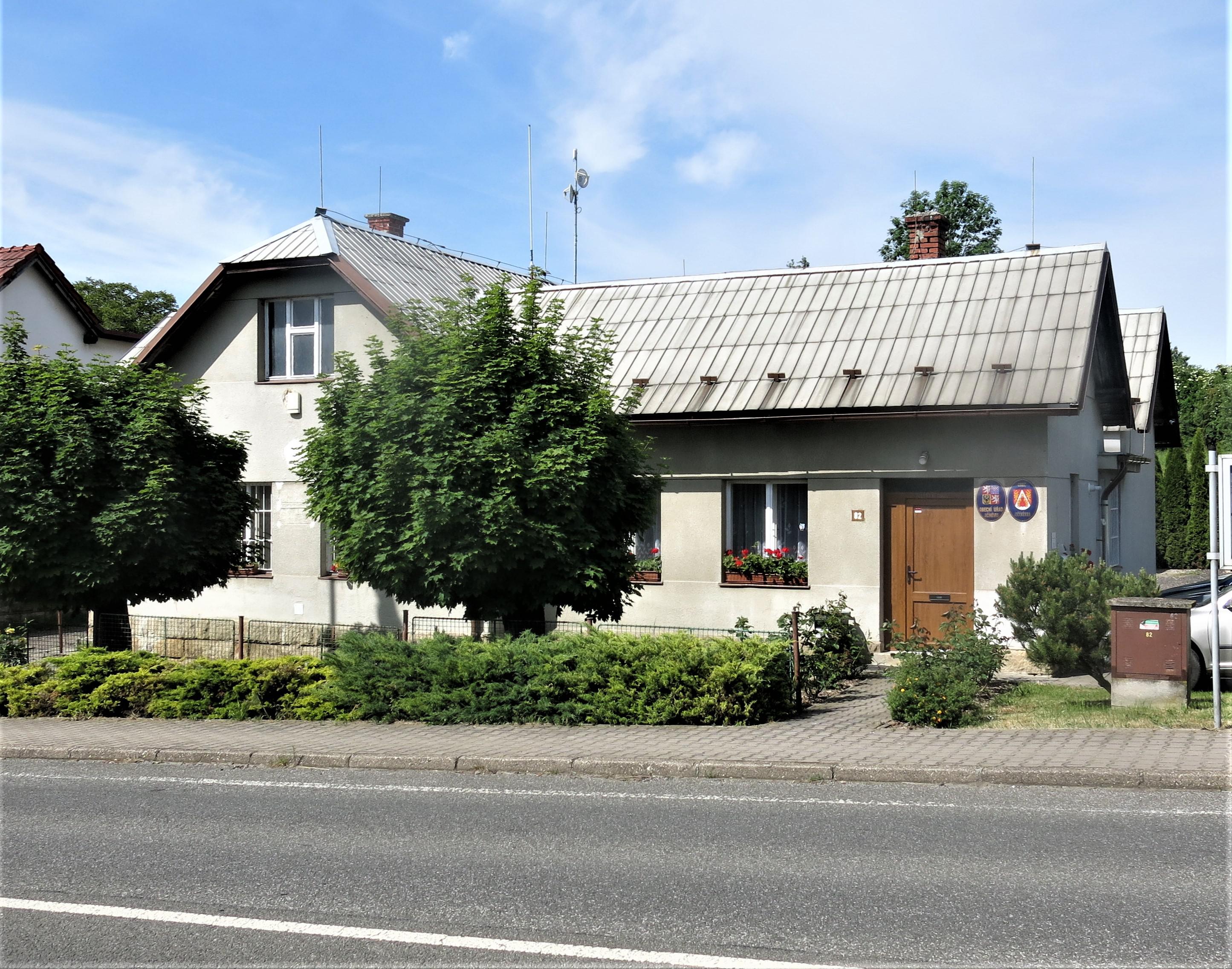 Jičíněves - obecní úřad foto 3