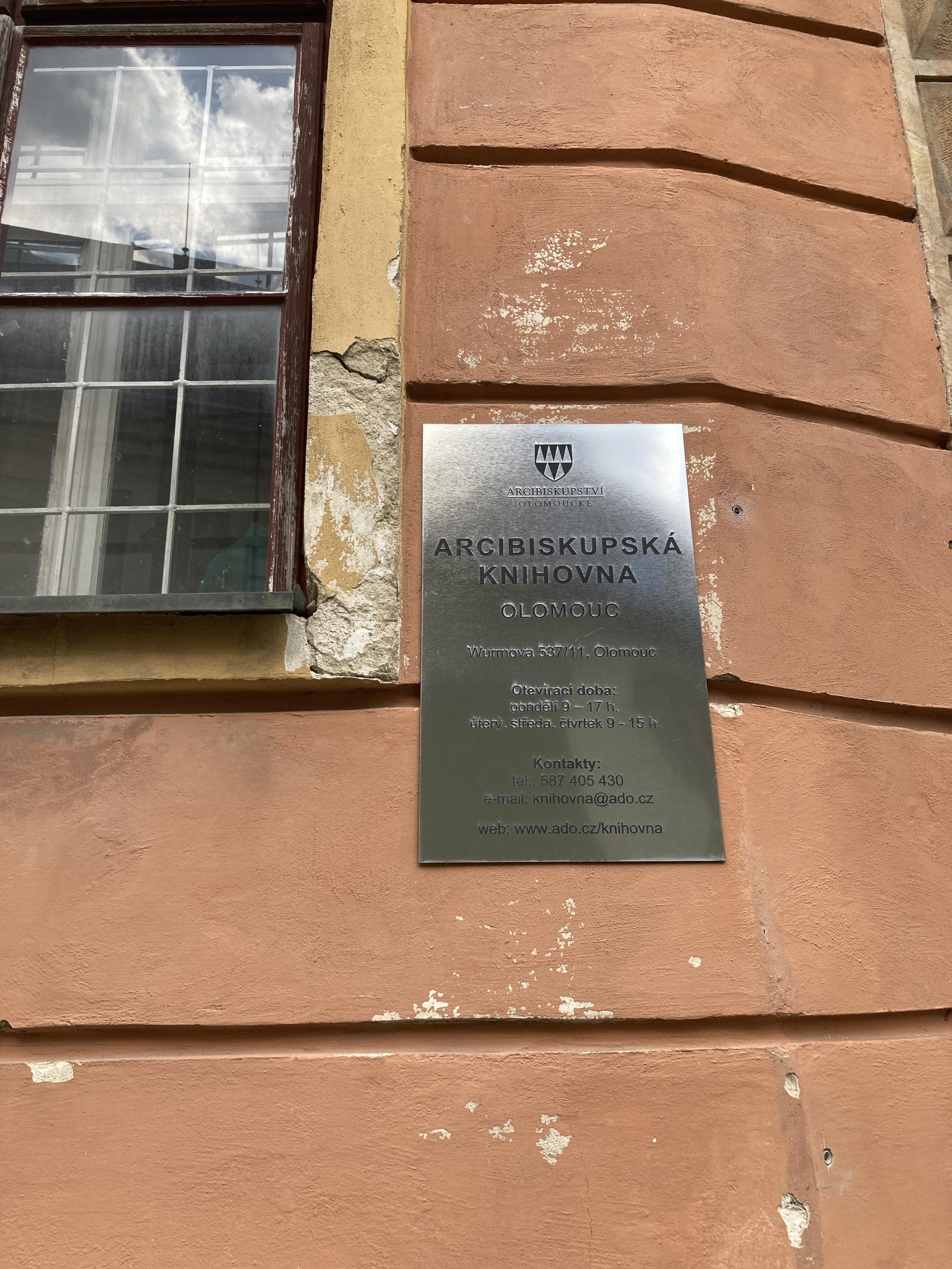 Arcibiskupská knihovna v Olomouci foto 3