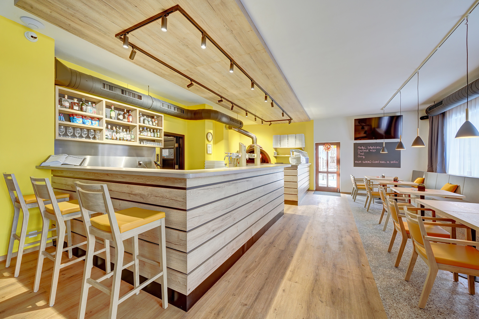 Restovna - Restaurant + Penzion foto 3